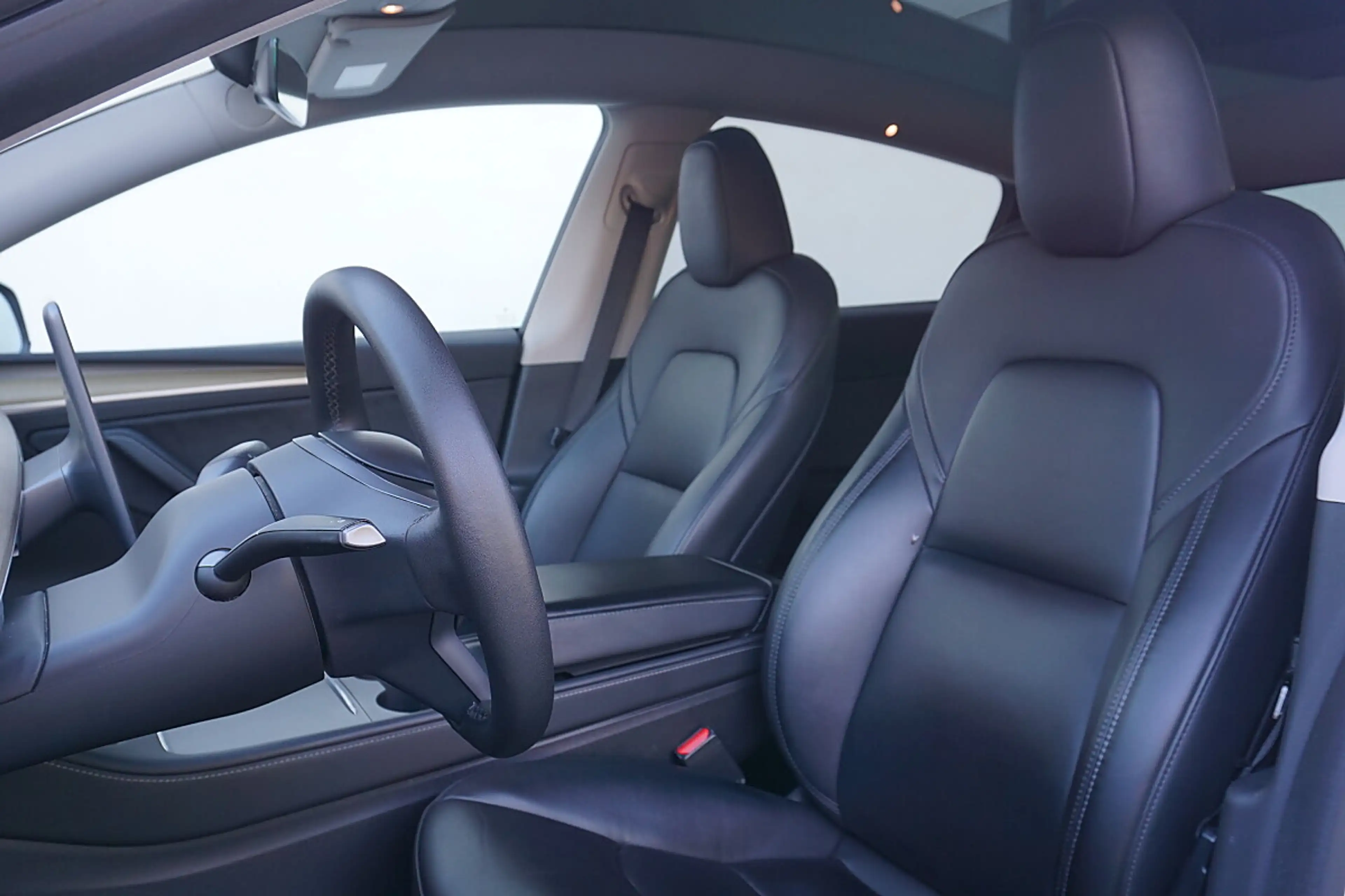 Tesla Model Y Long Range AWD 75kWh / 1.Besitz / weiß metallic... — photo 11