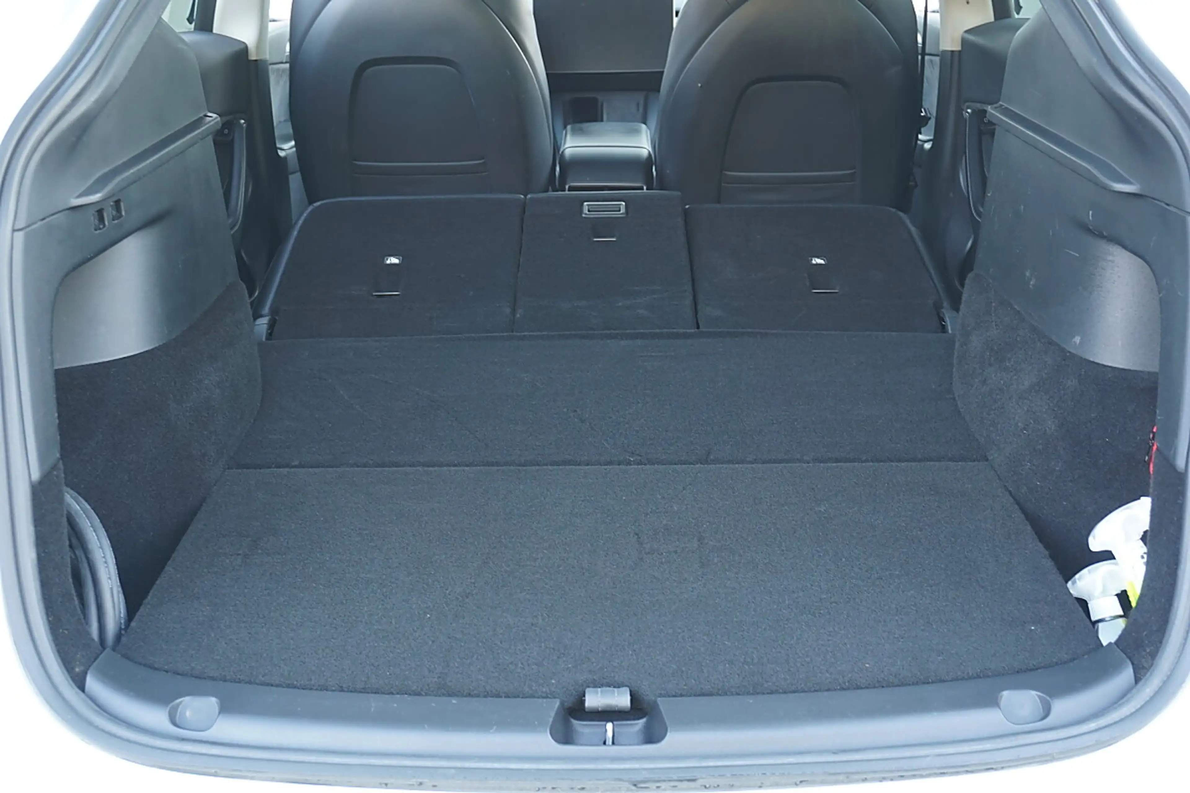 Tesla Model Y Long Range AWD 75kWh / 1.Besitz / weiß metallic... — photo 13