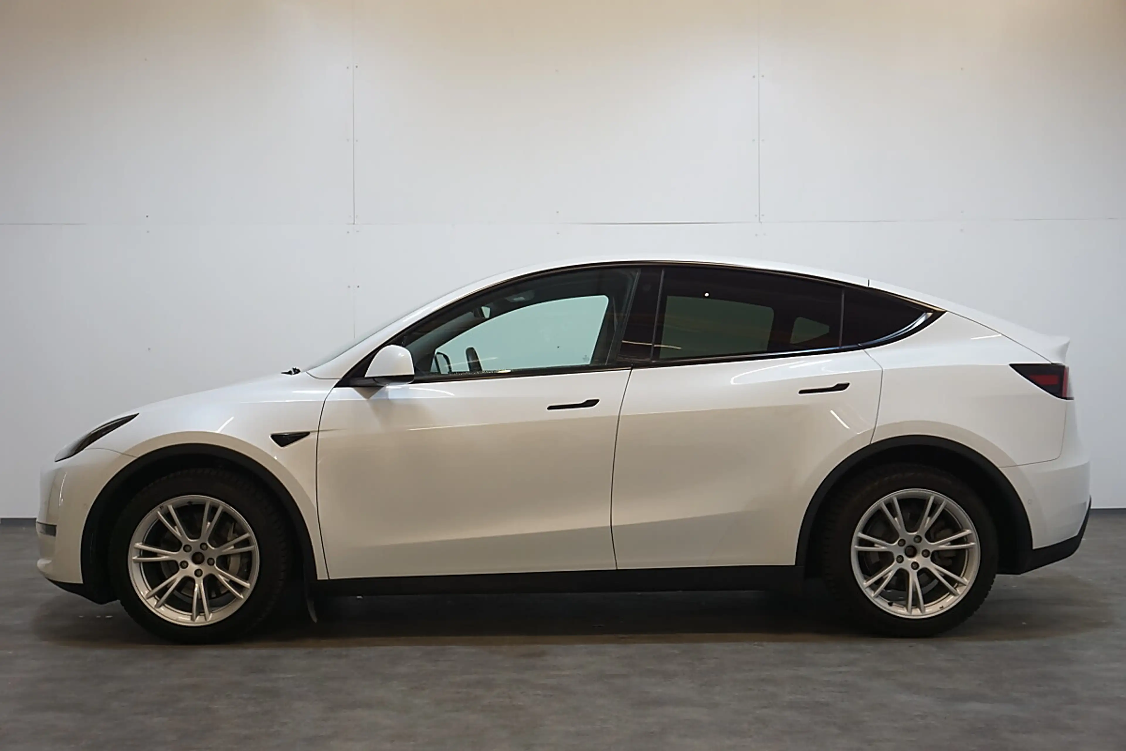 Tesla Model Y Long Range AWD 75kWh / 1.Besitz / weiß metallic... — photo 5