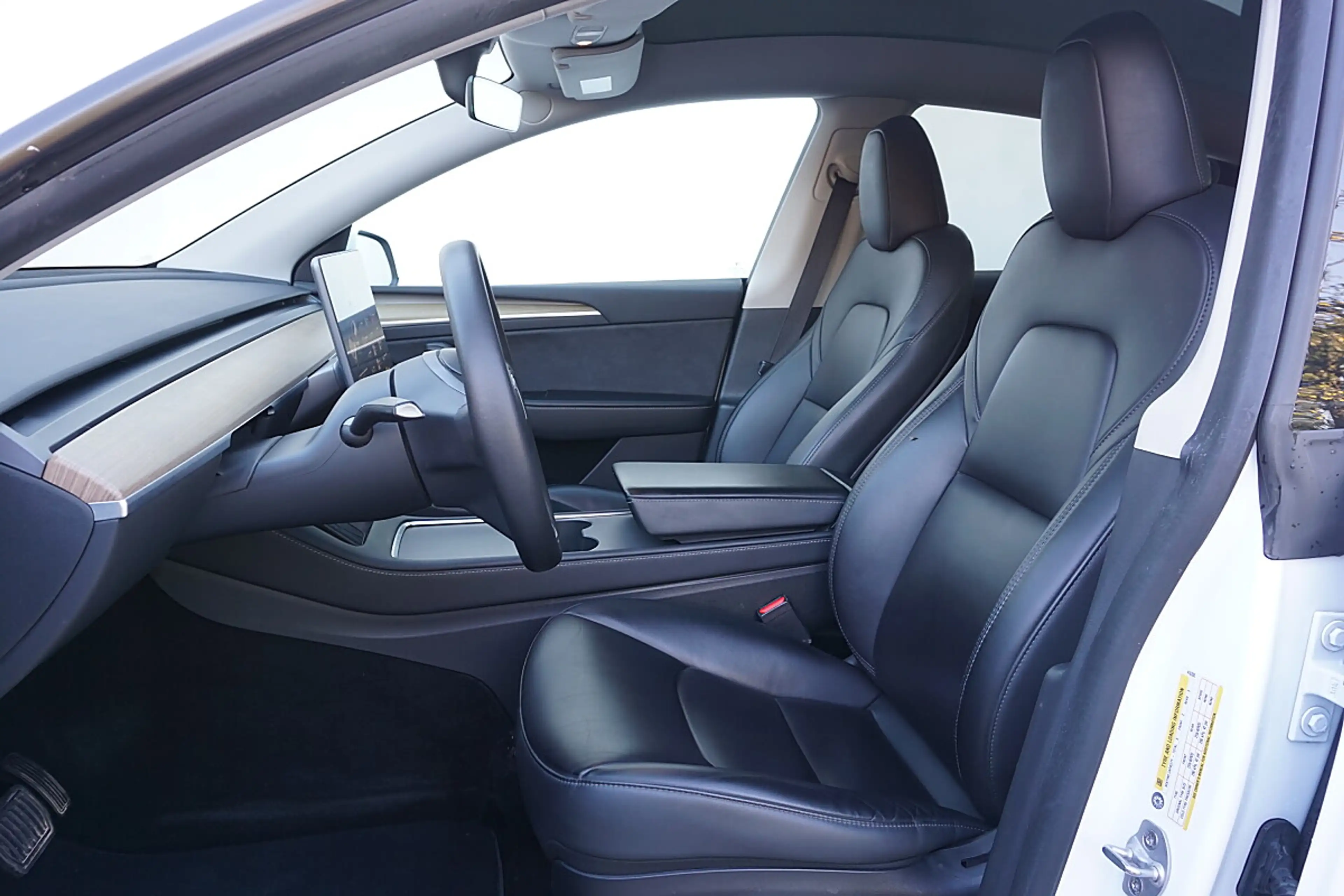 Tesla Model Y Long Range AWD 75kWh / 1.Besitz / weiß metallic... — photo 10