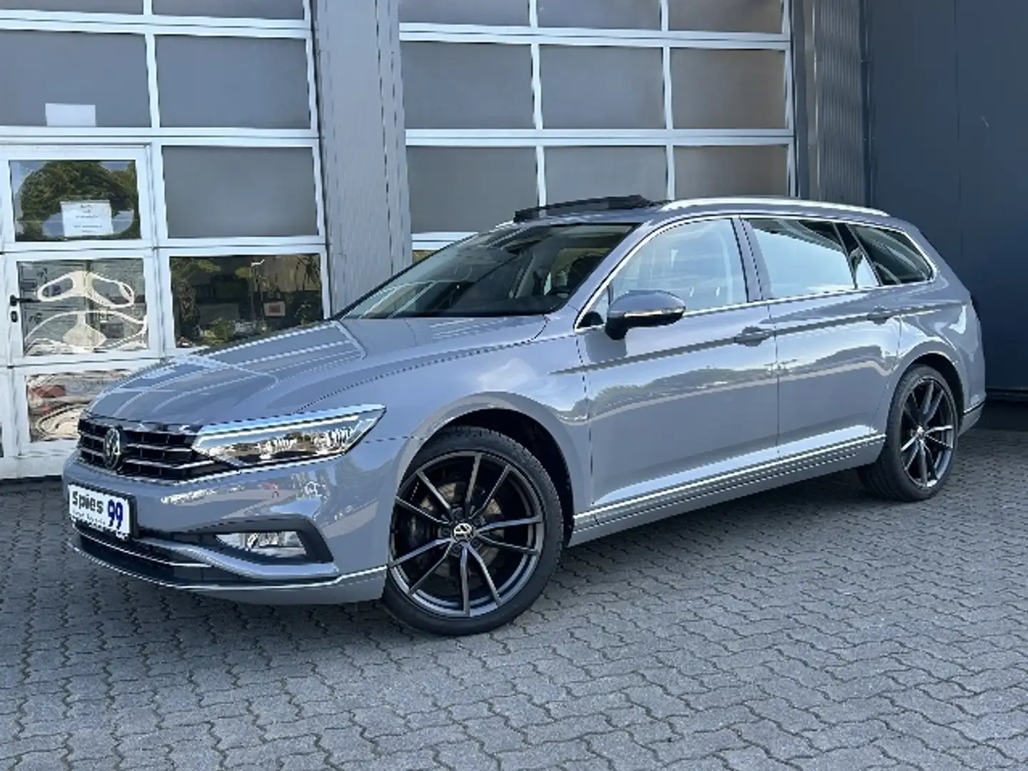 Volkswagen Passat Variant Standhzg. AHK Alcantara blau Panorama Grijs - 1