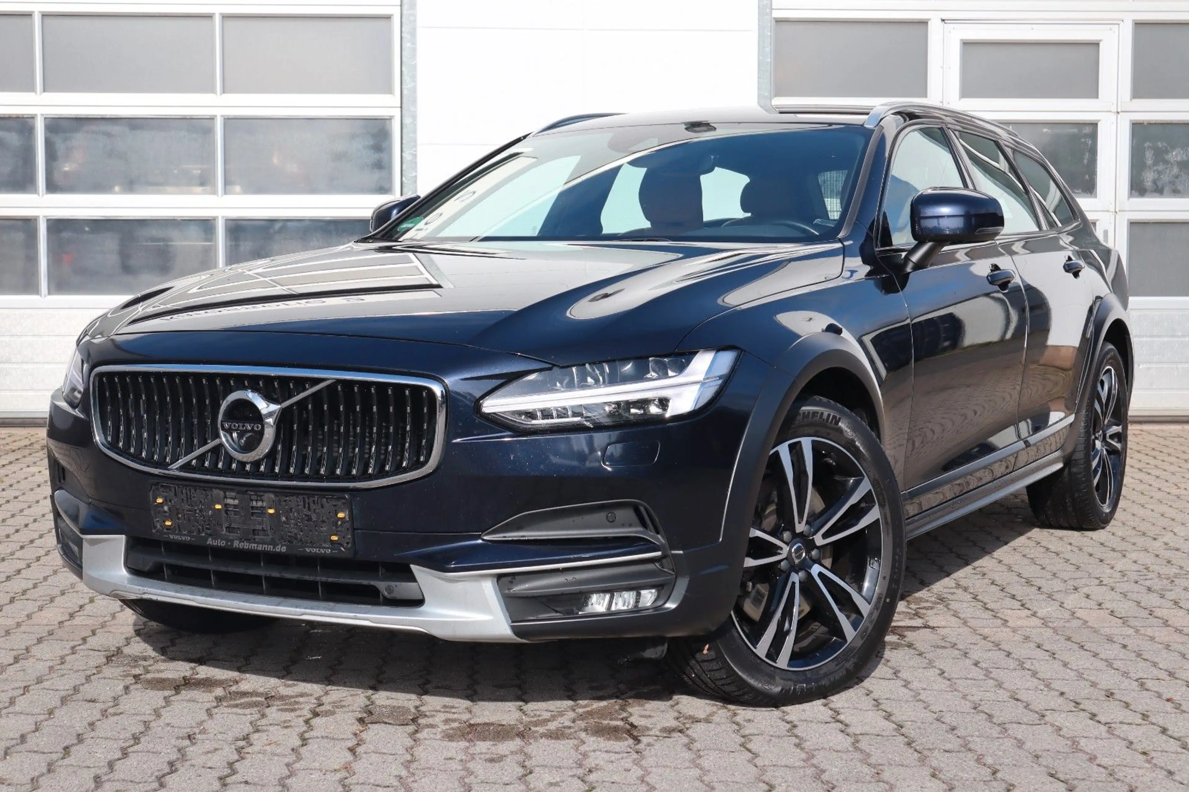 Volvo V90 Cross Country Pro AWD HUD*StzLüft*360° — photo 7