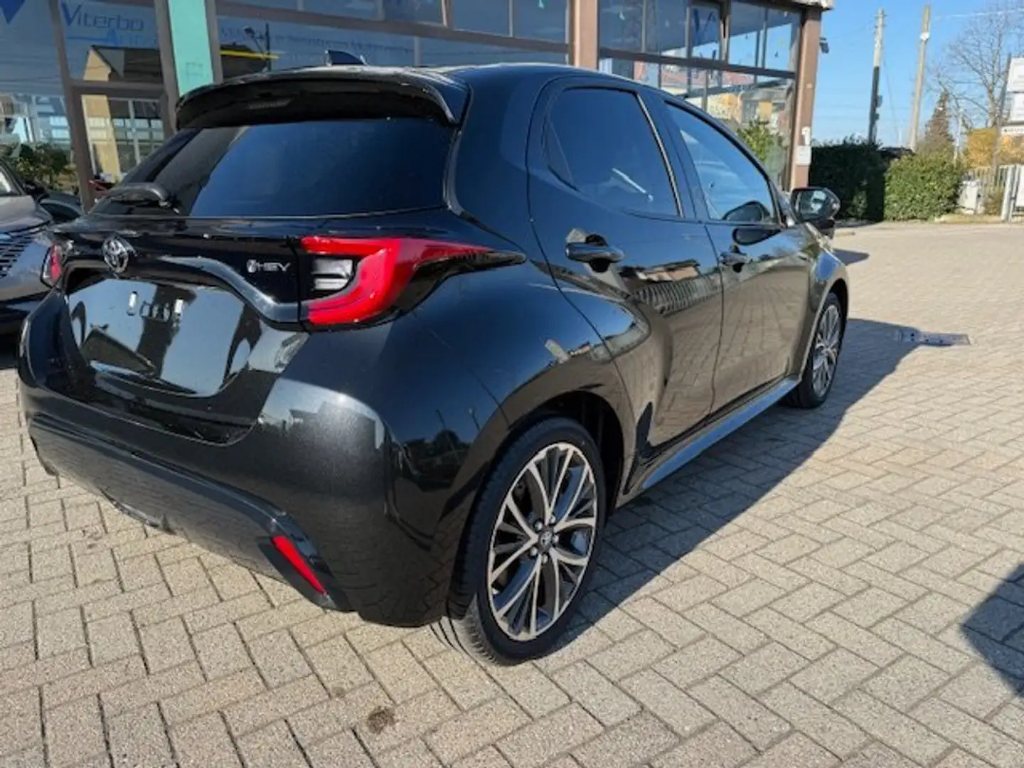 Toyota Yaris Yaris 1.5h 130 Lounge Nero - 2