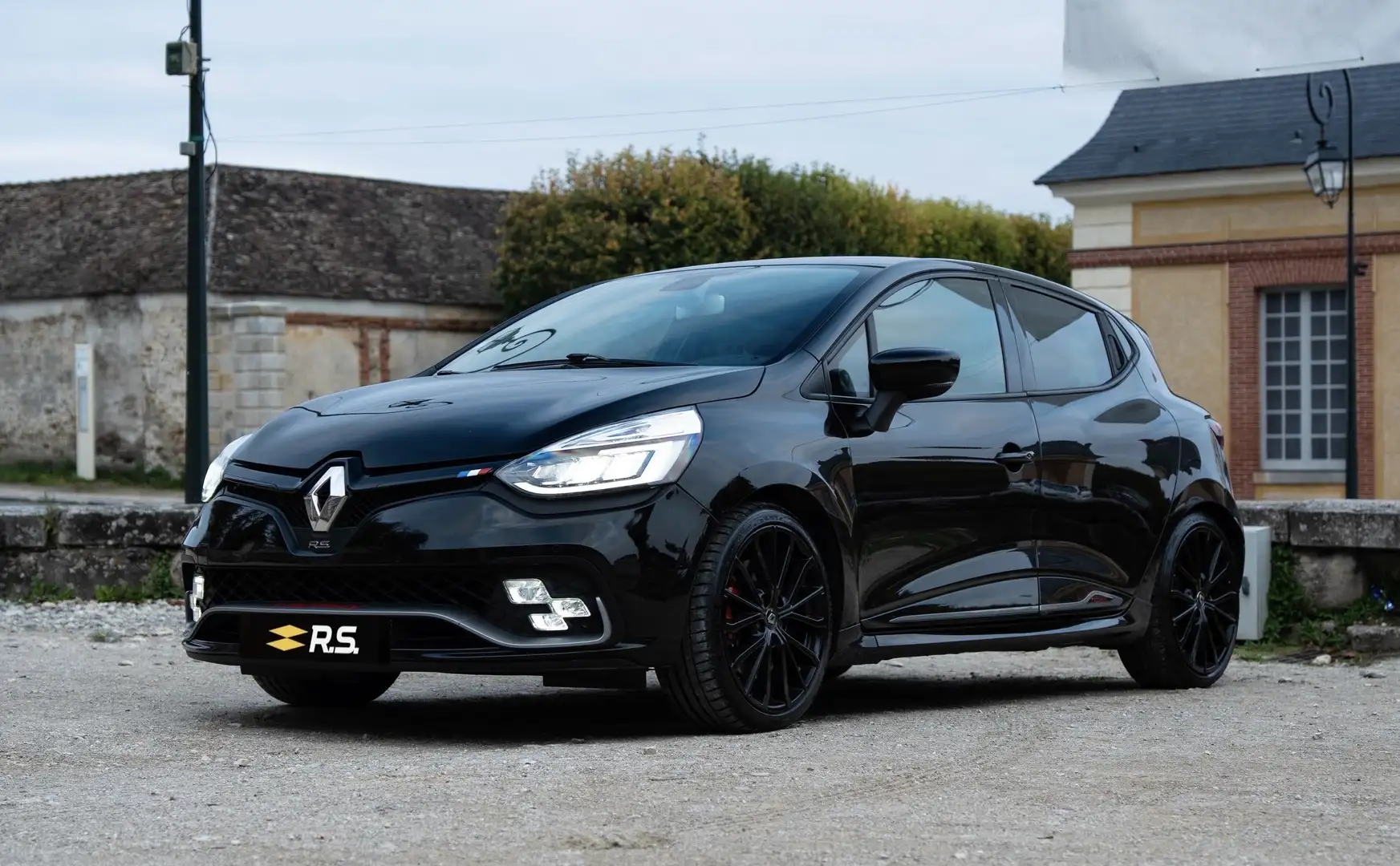 Renault Clio 1.6 Turbo 220 EDC RS Trophy - 1