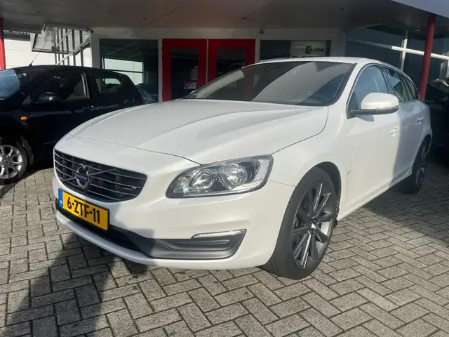 Volvo V60 1.6 T3 150PK  Momentum  150 PK  NW Distributieriem