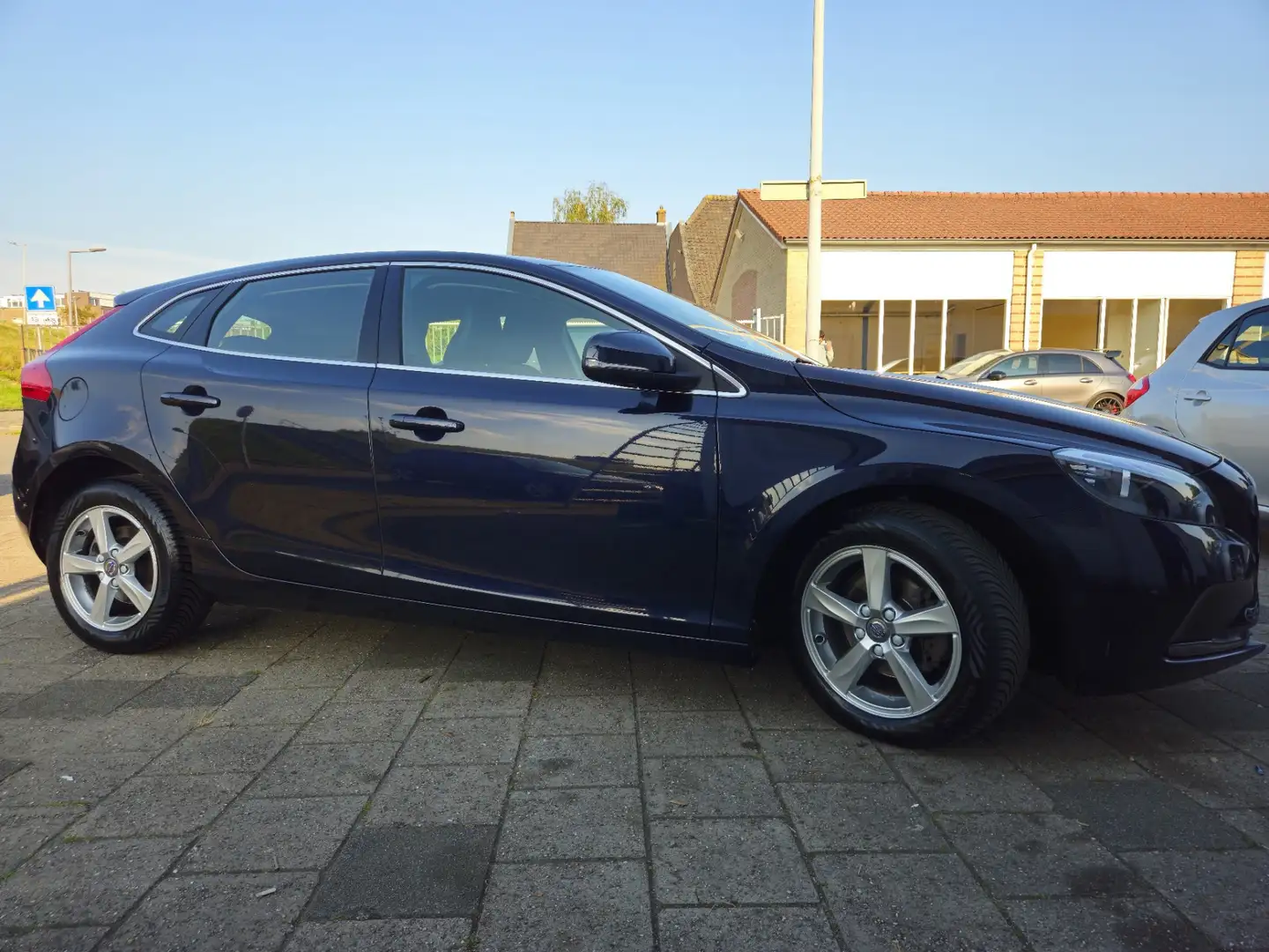 Volvo V40 2.0 D2 R-Design Business Blauw - 2