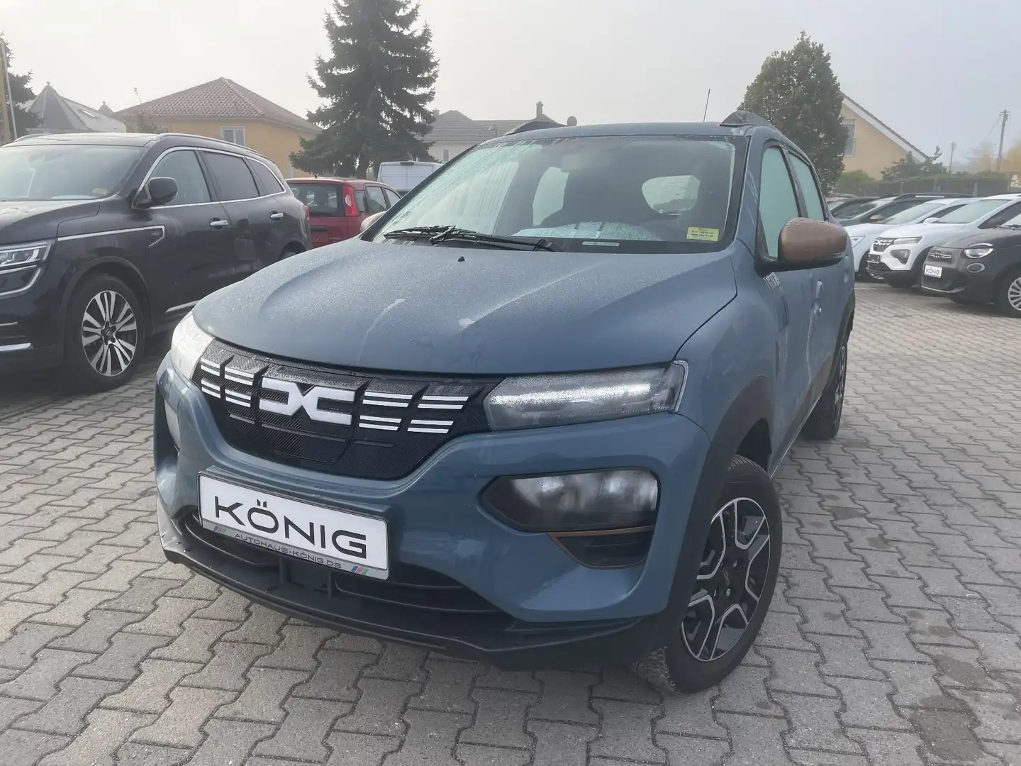 Dacia Spring Extreme Grau - 1