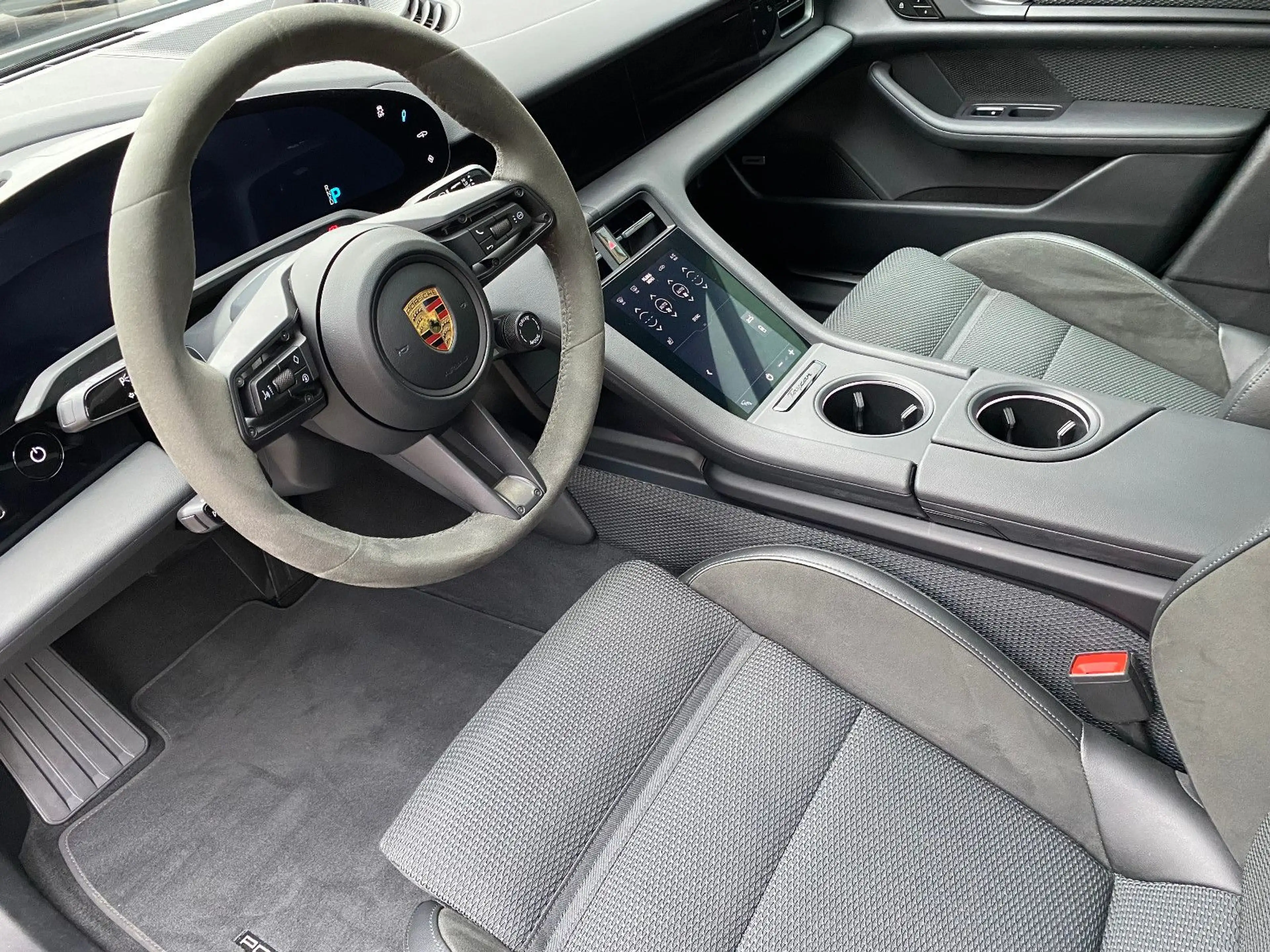 Porsche Taycan 4 S PERFORMANCE-BATT.-PLUS/UVP:149T€/21" — photo 13