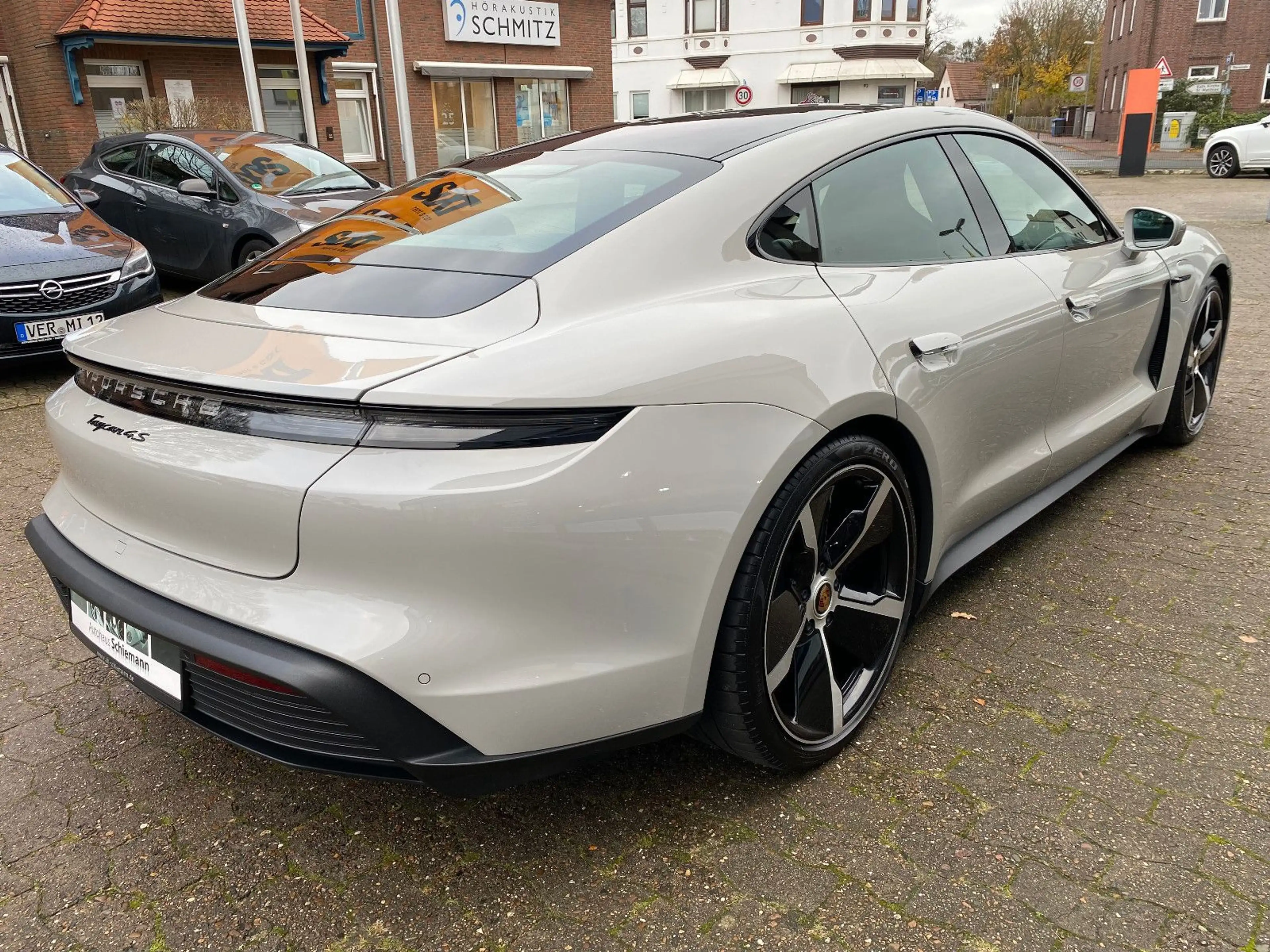 Porsche Taycan 4 S PERFORMANCE-BATT.-PLUS/UVP:149T€/21" — photo 4