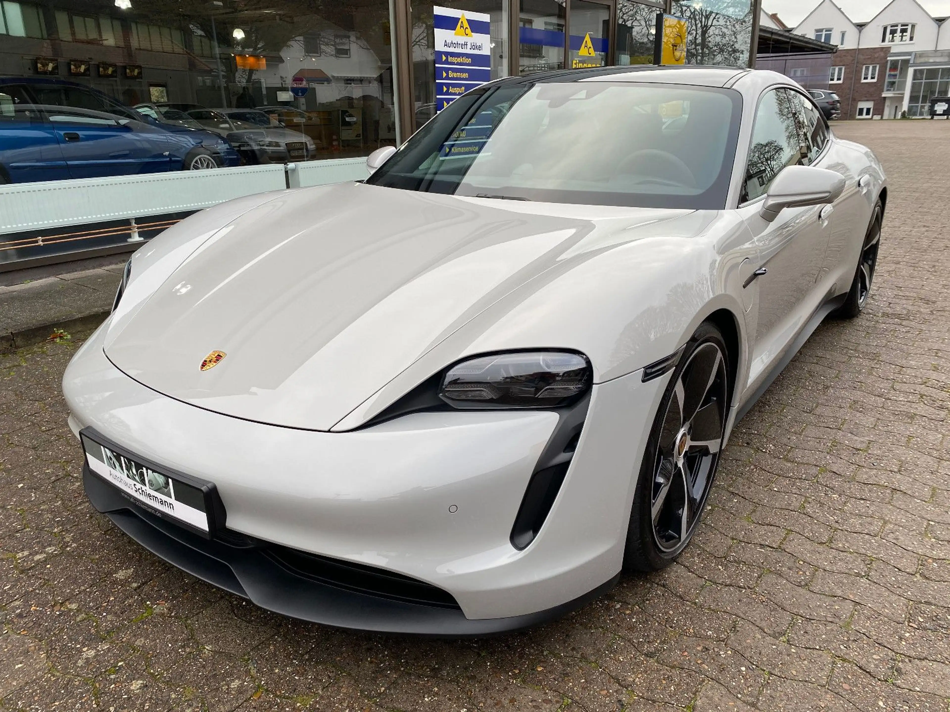 Porsche Taycan 4 S PERFORMANCE-BATT.-PLUS/UVP:149T€/21" — photo 2