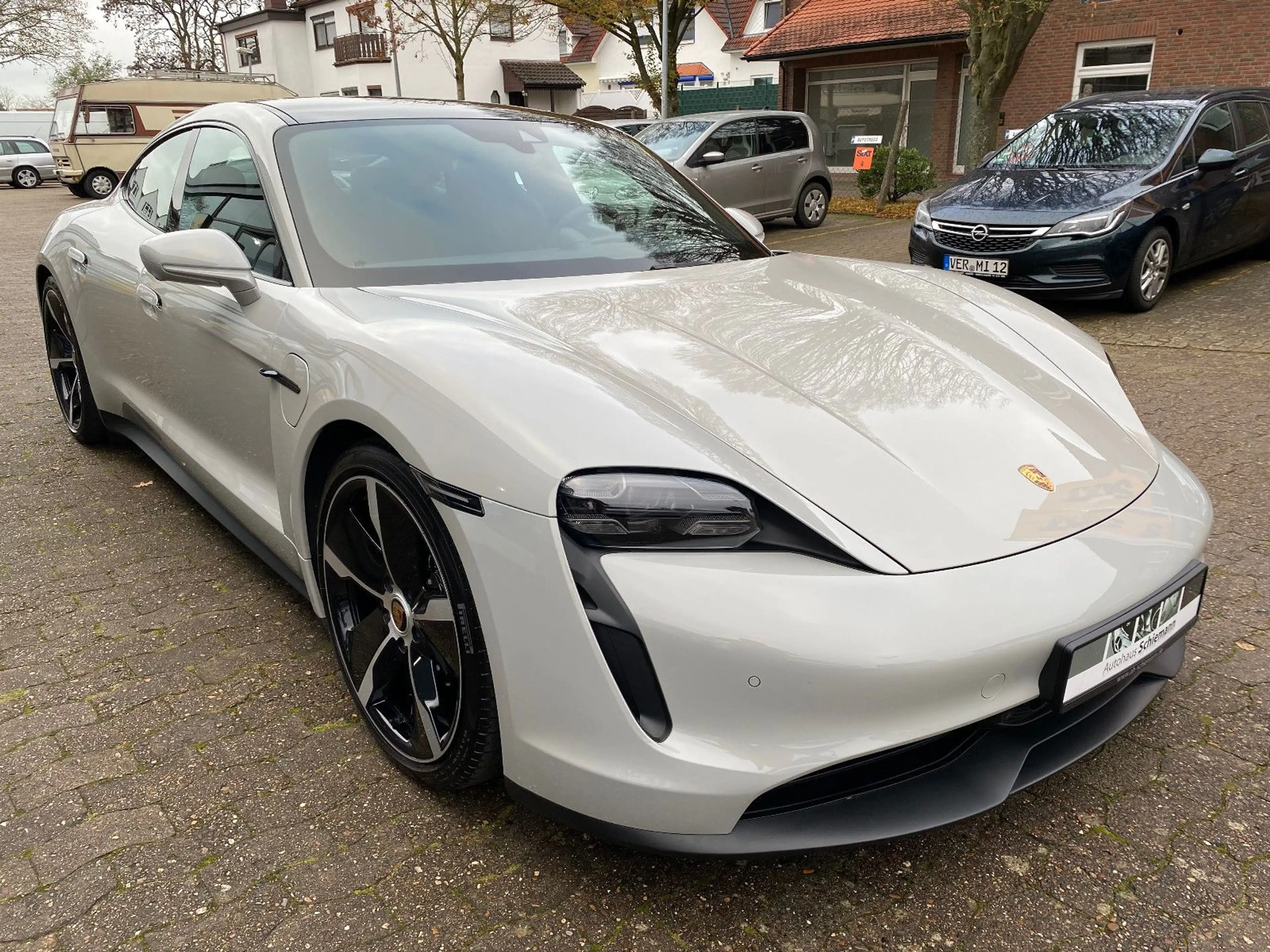 Porsche Taycan 4 S PERFORMANCE-BATT.-PLUS/UVP:149T€/21" — photo 3
