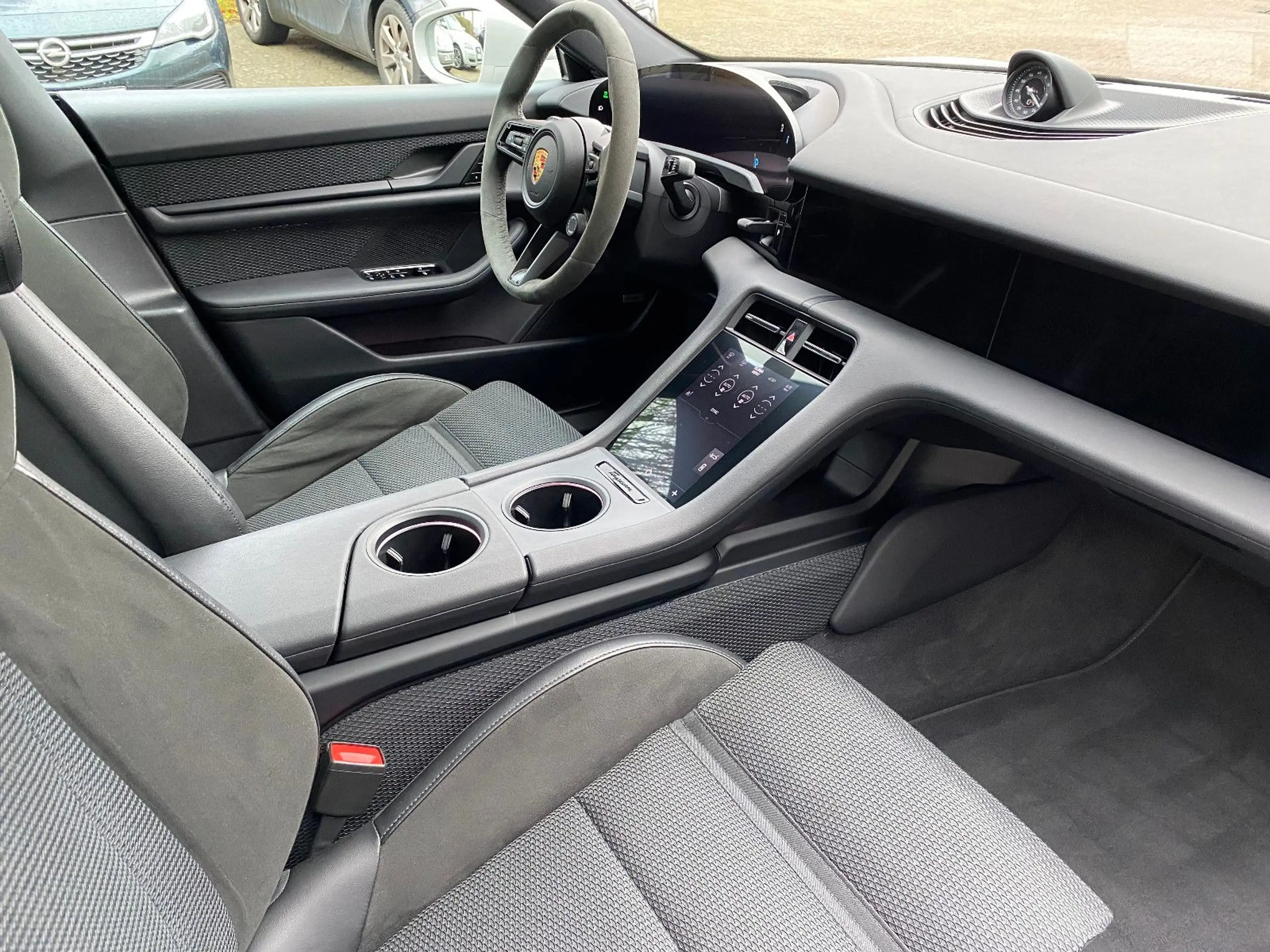 Porsche Taycan 4 S PERFORMANCE-BATT.-PLUS/UVP:149T€/21" — photo 15