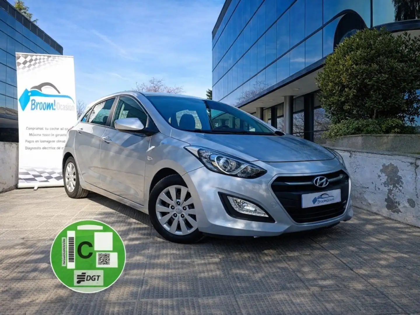 Hyundai i30 1.4 MPI BD Klass 100 Silber - 1