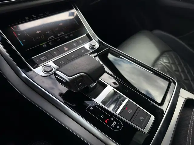 Audi Q8 view 15