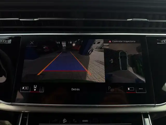 Audi Q8 view 14
