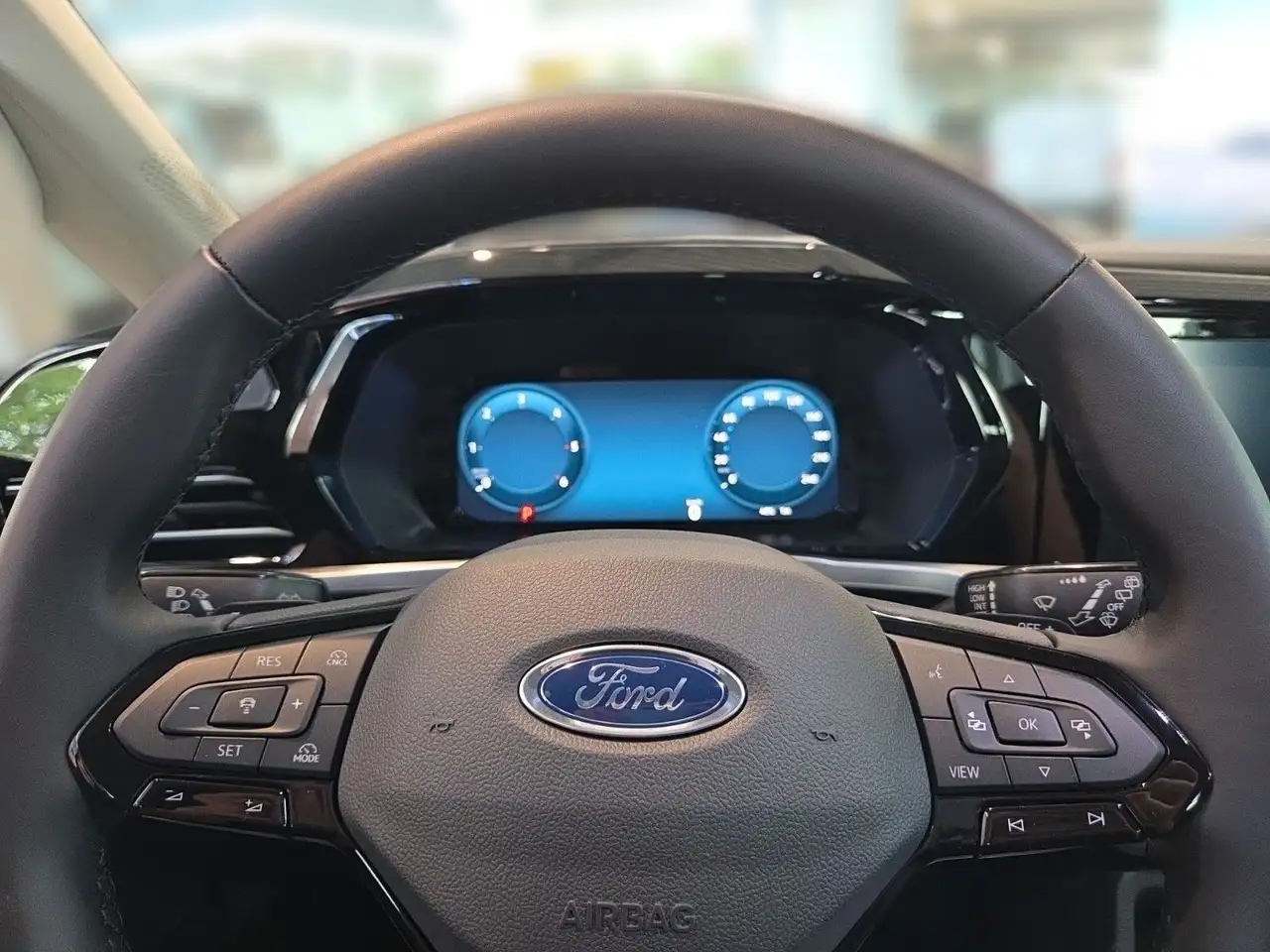 Ford Tourneo 2026 — фото 11