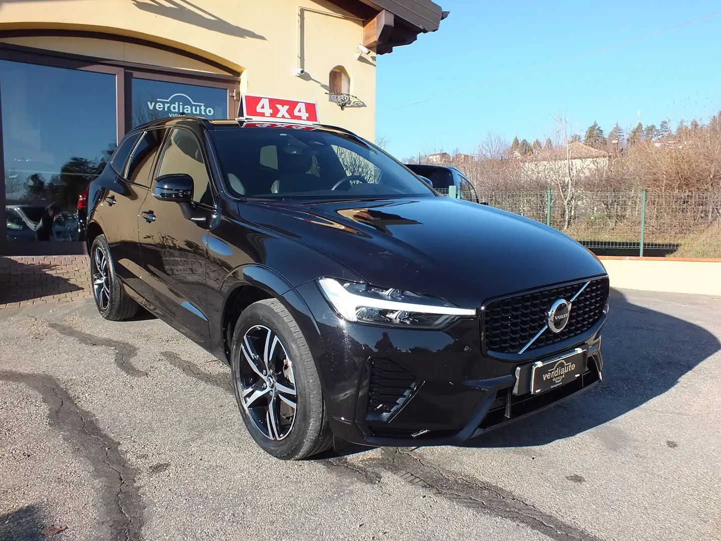 Volvo XC60 XC60 B4 (d) AWD AUTOM.R-DESIGN-AUTOCARRO N1+IVA Schwarz - 1