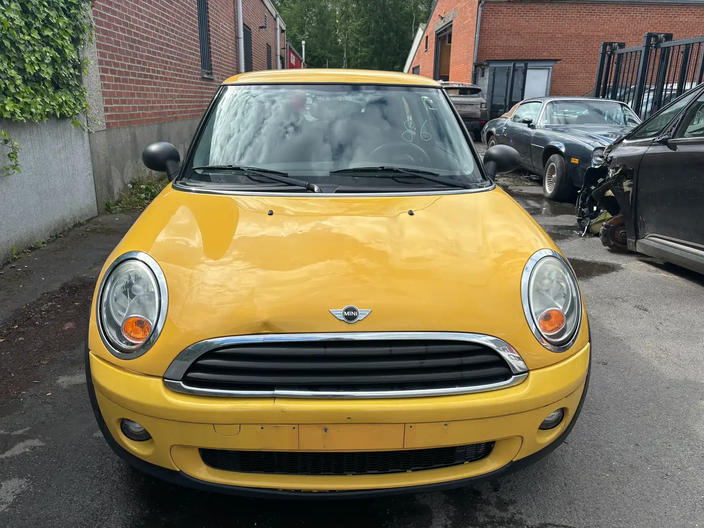 MINI One 1.4i Marchand ou export!!! Geel - 1