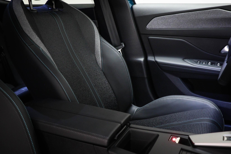 Peugeot 408 e-408 Allure 58 kWh | NIEUW | COMFORT / CONNECT / — photo 11