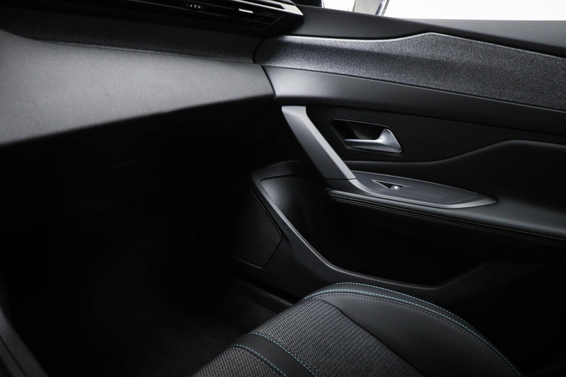Peugeot 408 e-408 Allure 58 kWh | NIEUW | COMFORT / CONNECT / — photo 39