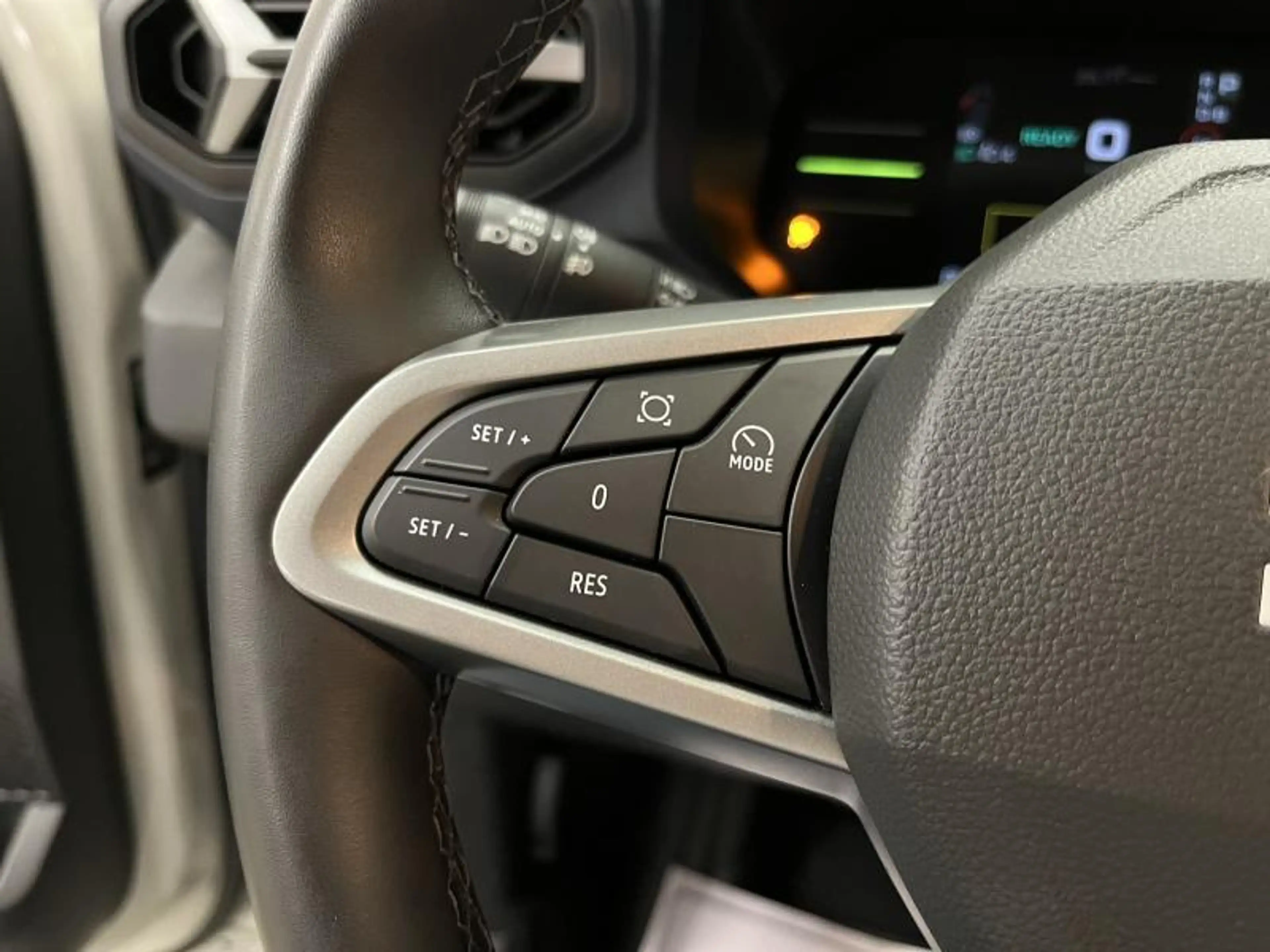 Dacia Duster 1.6Hybrid 140cv JOURNEY Navi/Carplay/Cam360 — photo 13