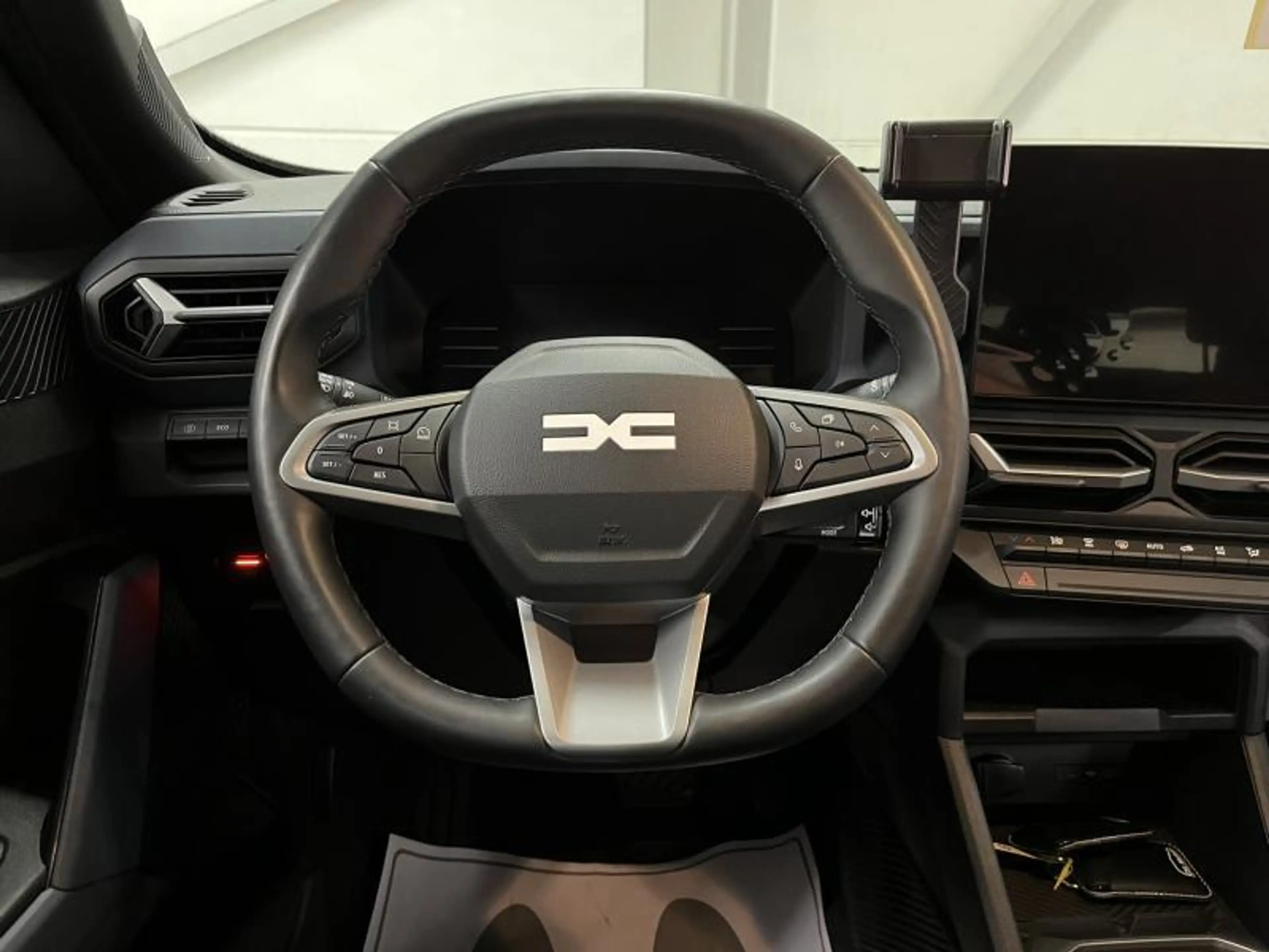 Dacia Duster 1.6Hybrid 140cv JOURNEY Navi/Carplay/Cam360 — photo 11