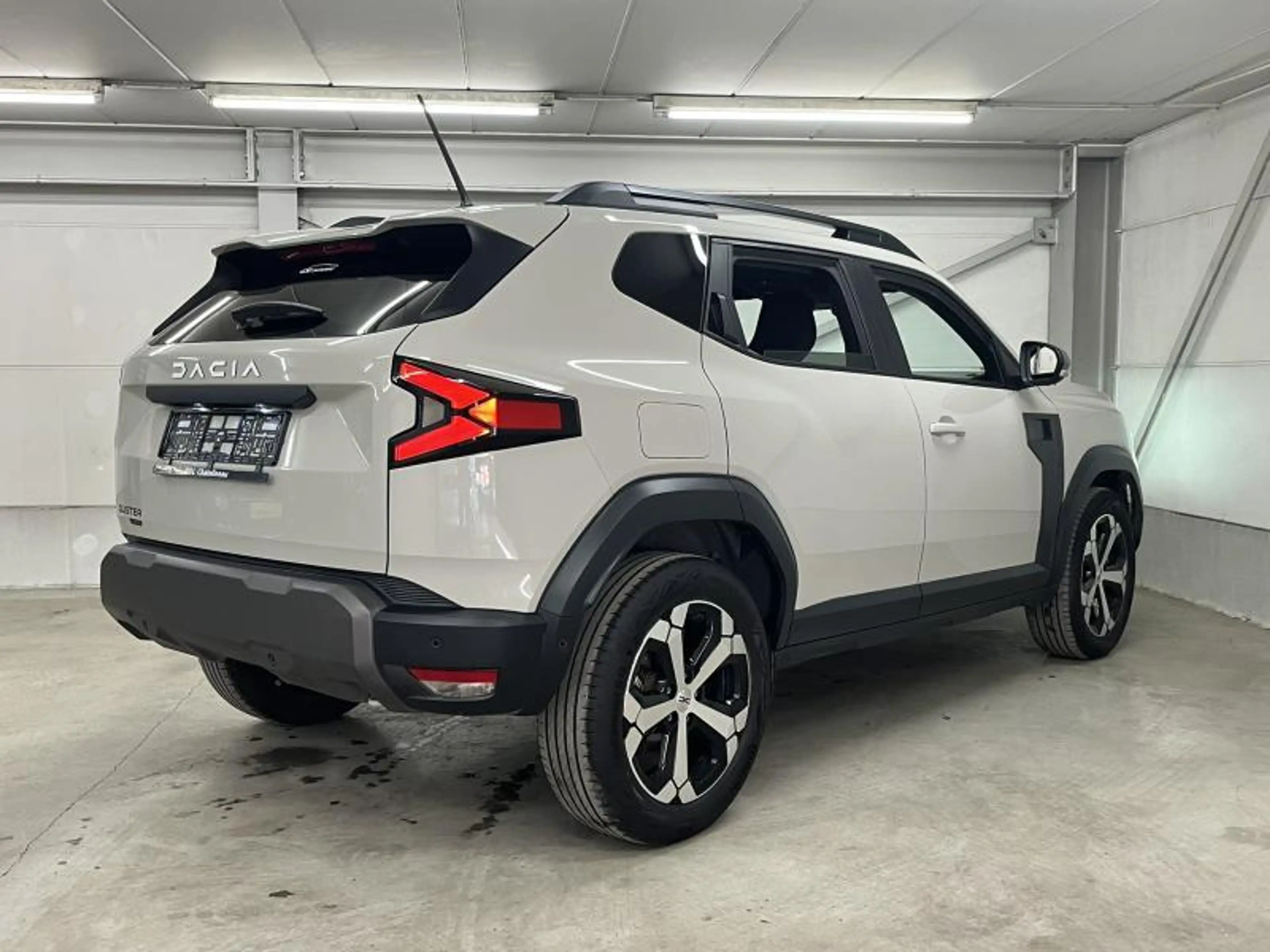 Dacia Duster 1.6Hybrid 140cv JOURNEY Navi/Carplay/Cam360 — photo 5