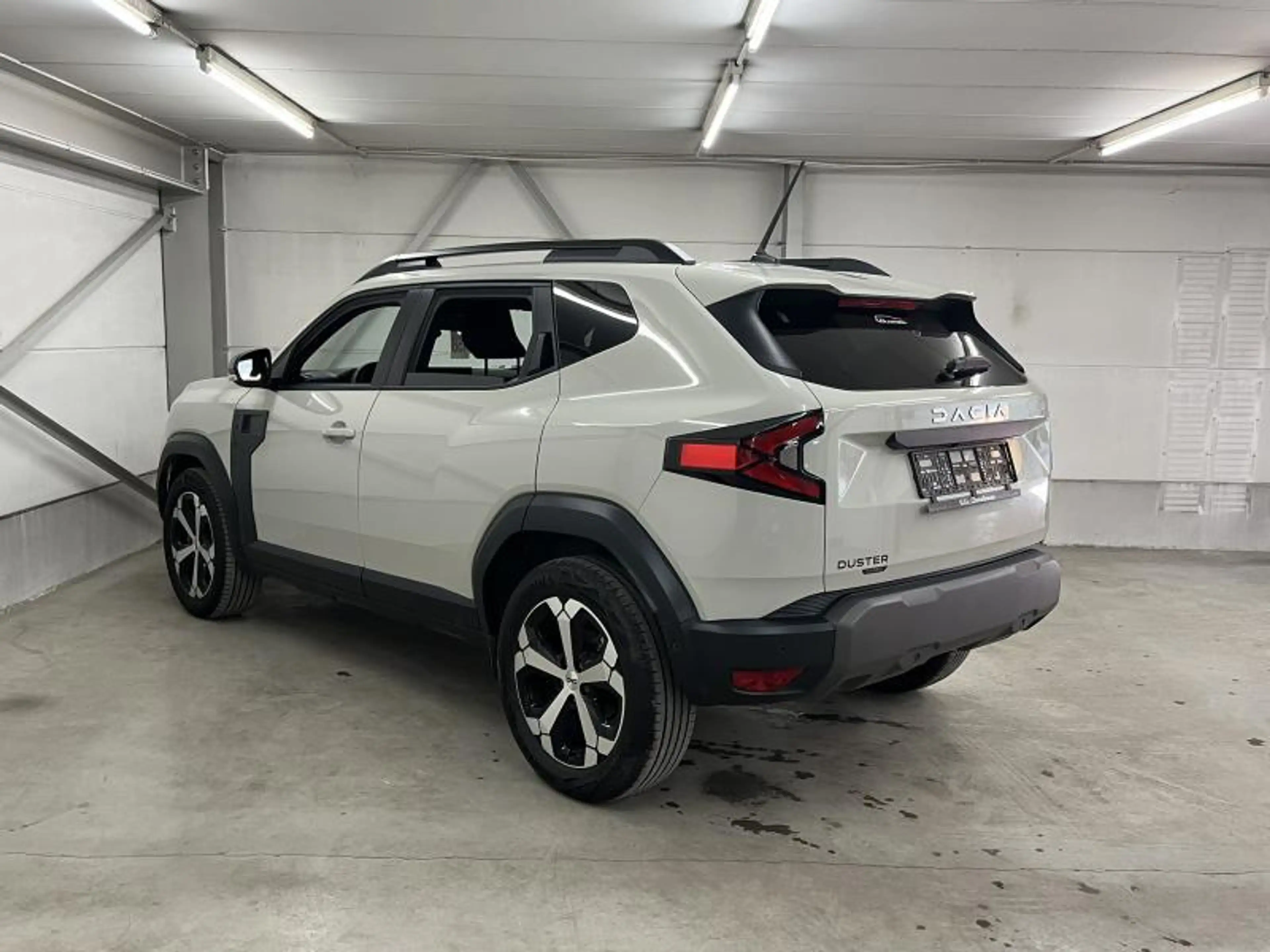 Dacia Duster 1.6Hybrid 140cv JOURNEY Navi/Carplay/Cam360 — photo 7