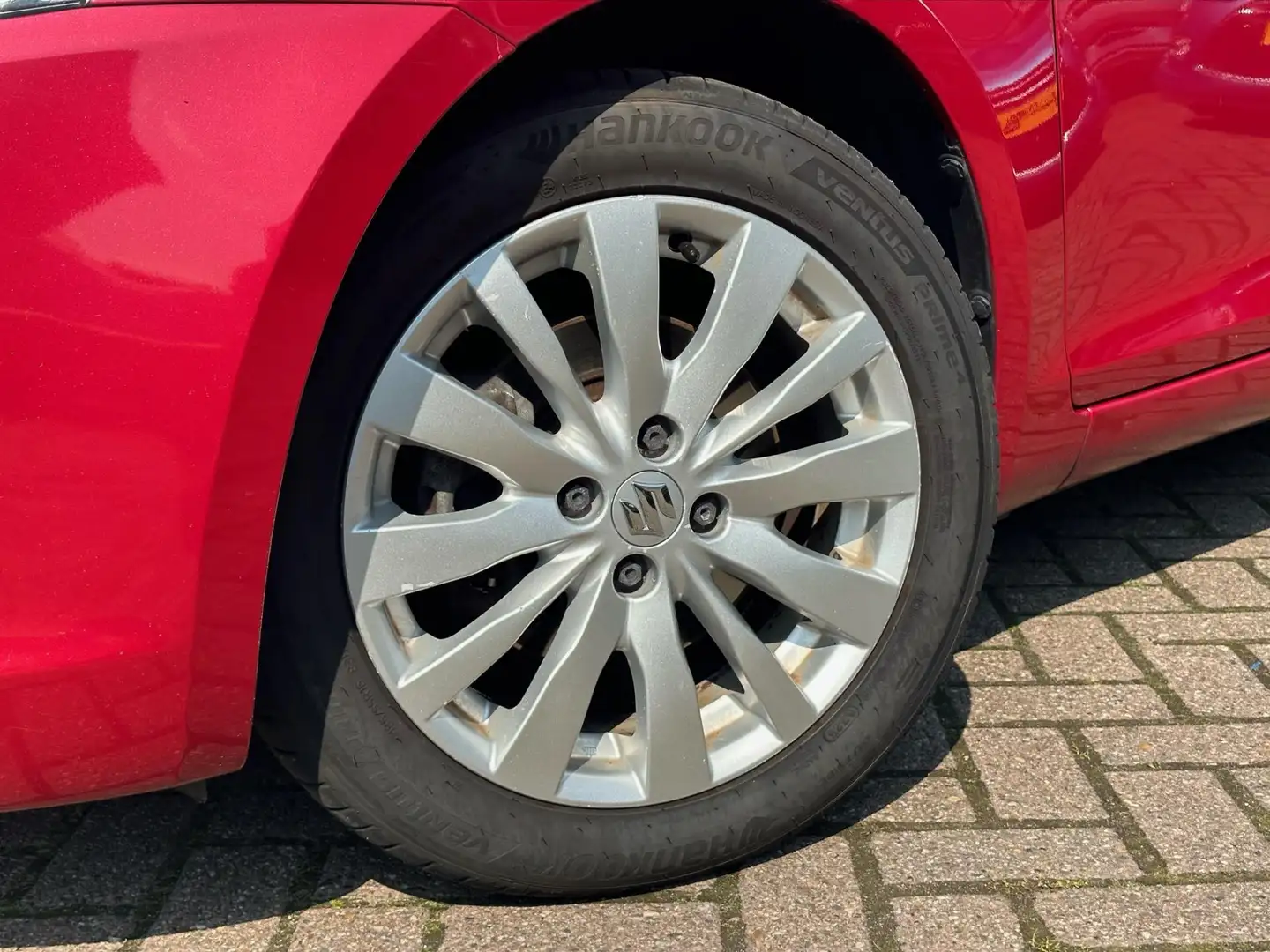 Suzuki Swift 1.2 Exclusive EASSS Rojo - 2