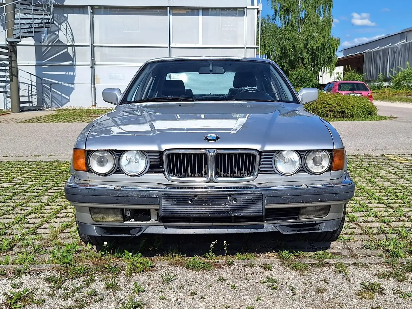 BMW 750 iL E32 Срібний - 2