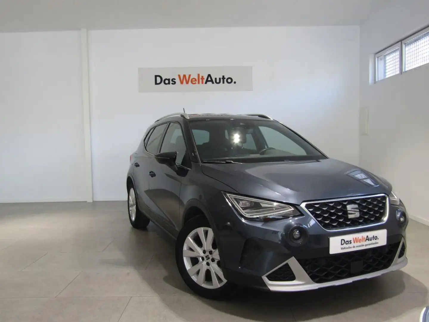 SEAT Arona 1.0 TSI S&S Xperience 110 Grijs - 1