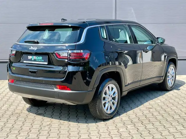 Jeep Compass view 3