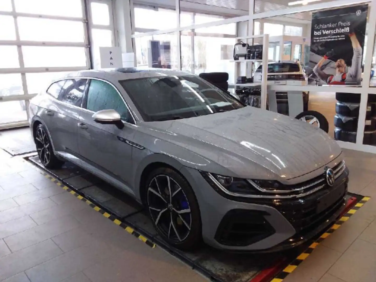 Volkswagen Arteon R 2.0 TSI, NAVI, AHK, MATR Grau - 2