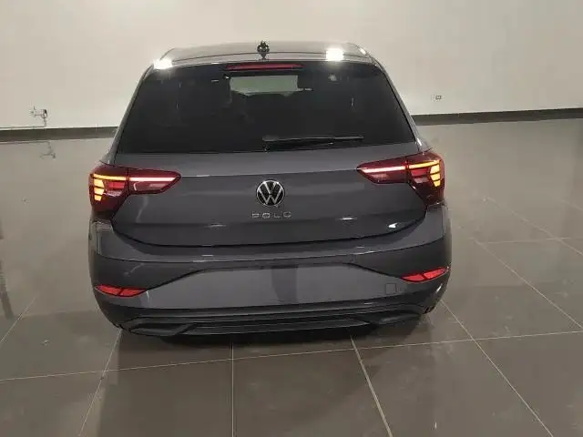 Volkswagen Polo view 5