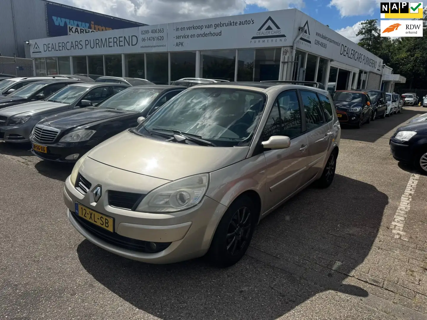 Renault Grand Scenic 2.0-16V Business Line Automaat bež - 1