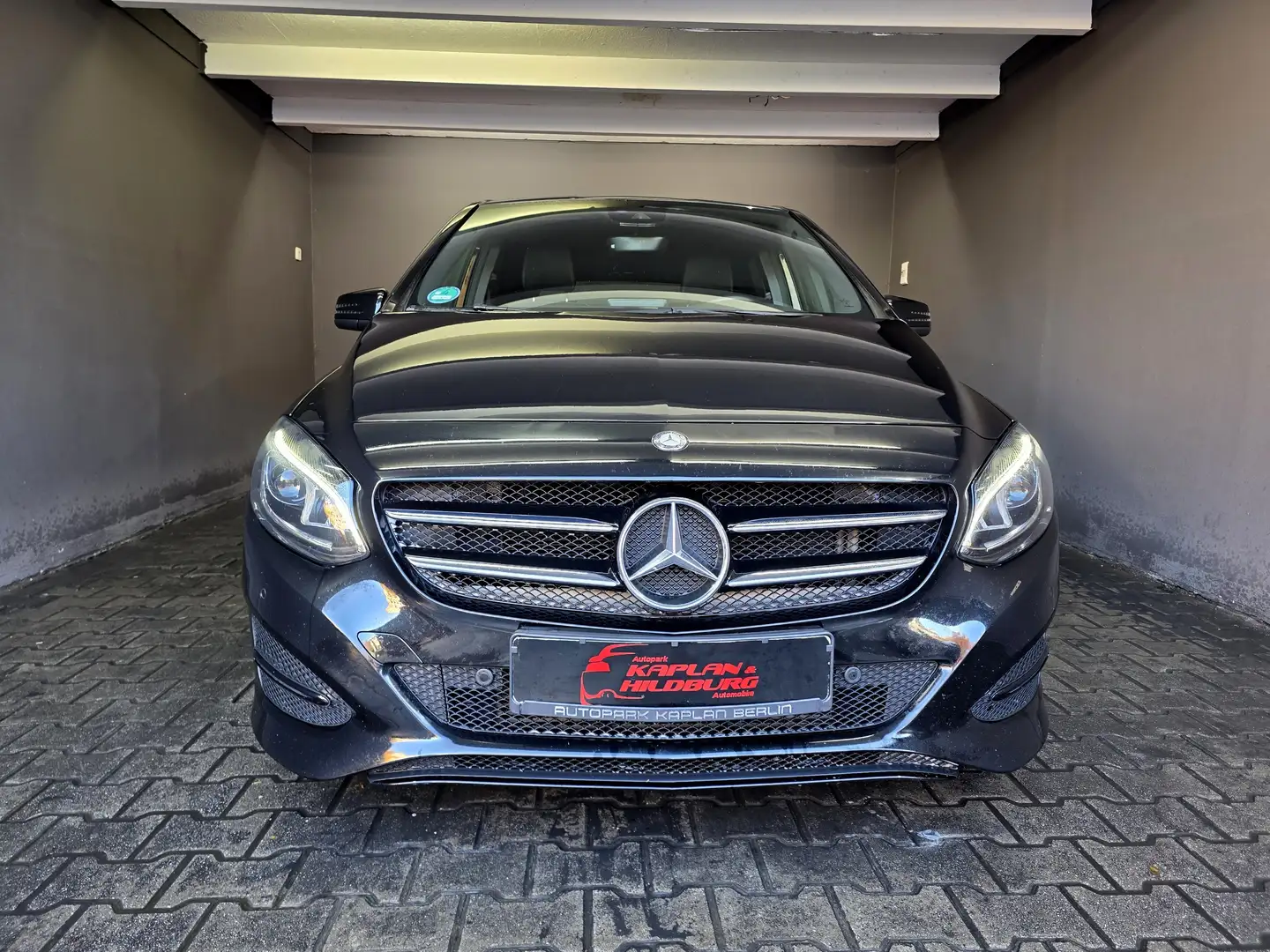 Mercedes-Benz B 220 4Matic, AUTOMATIK, R-KAMERA, LED SCHEINWERFER - 2