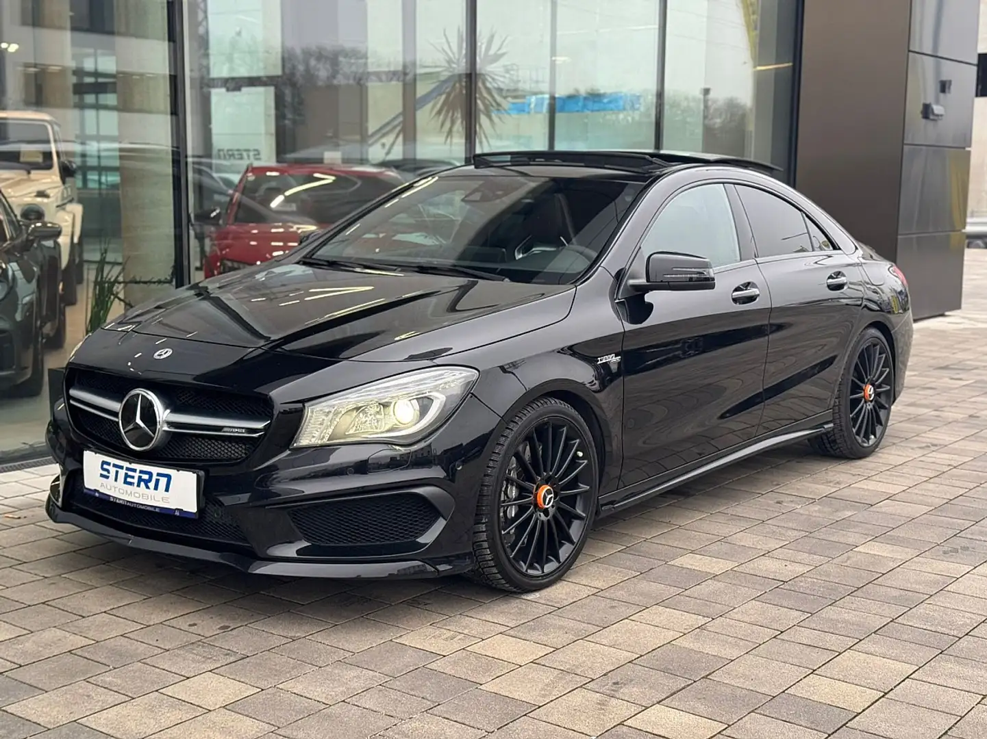 Mercedes-Benz CLA 45 AMG OrangeArt Edition 4MATIC Aut. *PERFORMANCE SITZ... Schwarz - 1