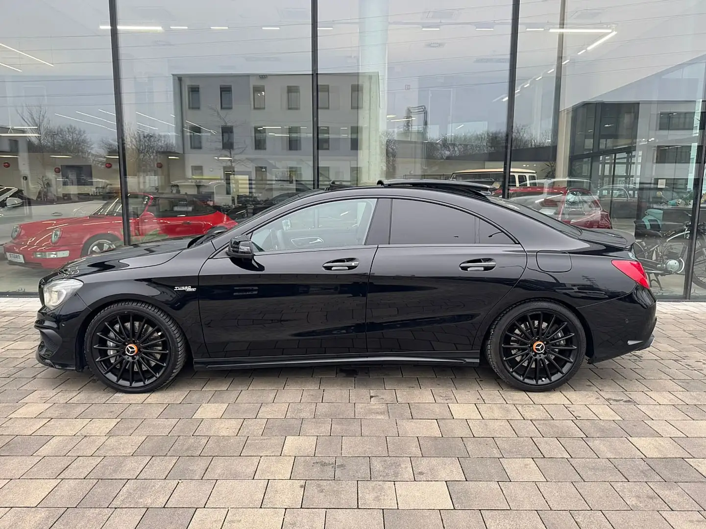 Mercedes-Benz CLA 45 AMG OrangeArt Edition 4MATIC Aut. *PERFORMANCE SITZ... Schwarz - 2