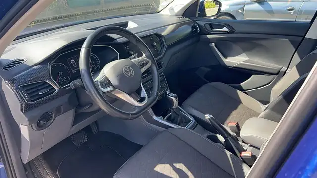 Volkswagen T-Cross view 8