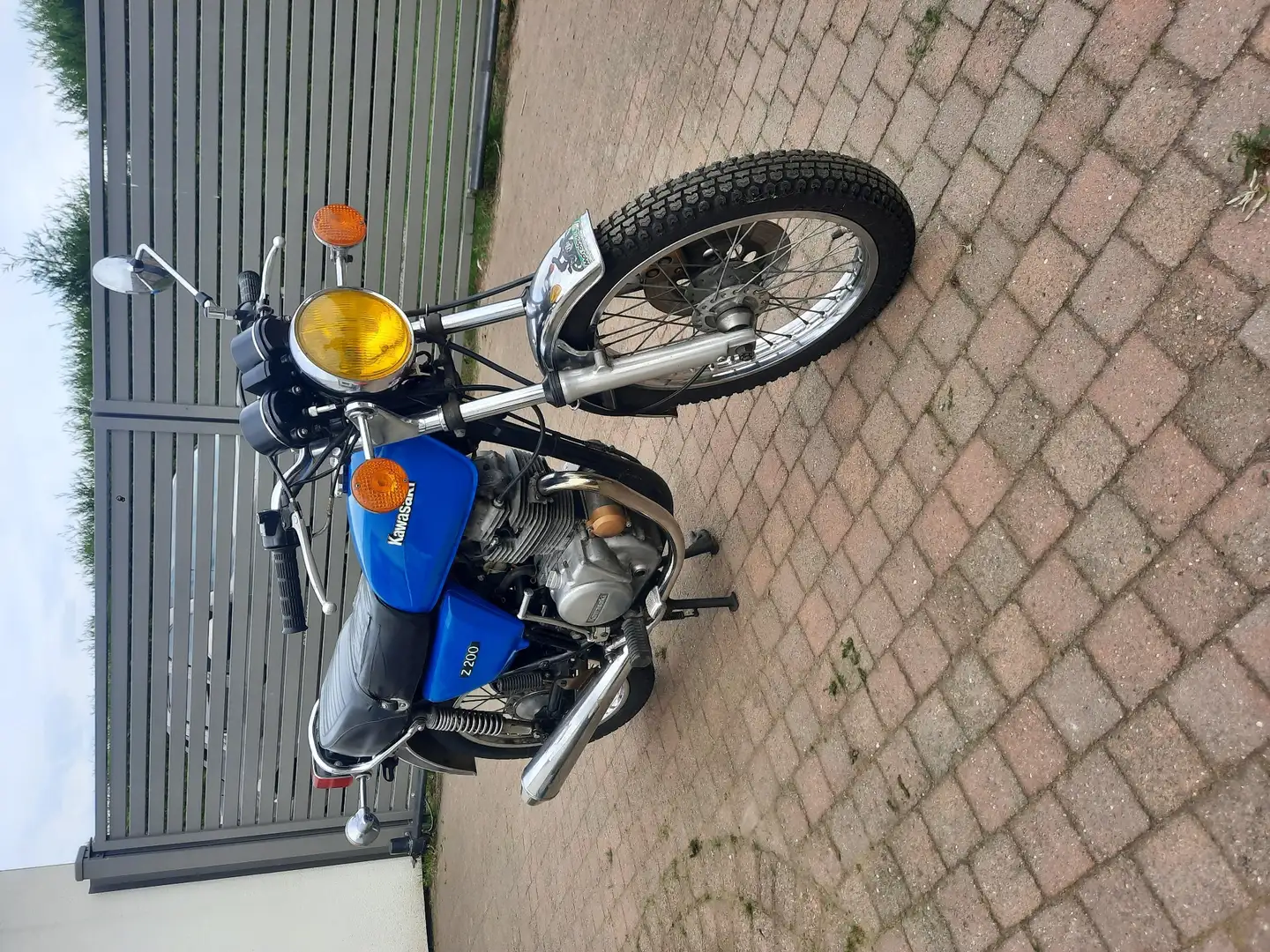 Kawasaki Z 200 Blau - 1