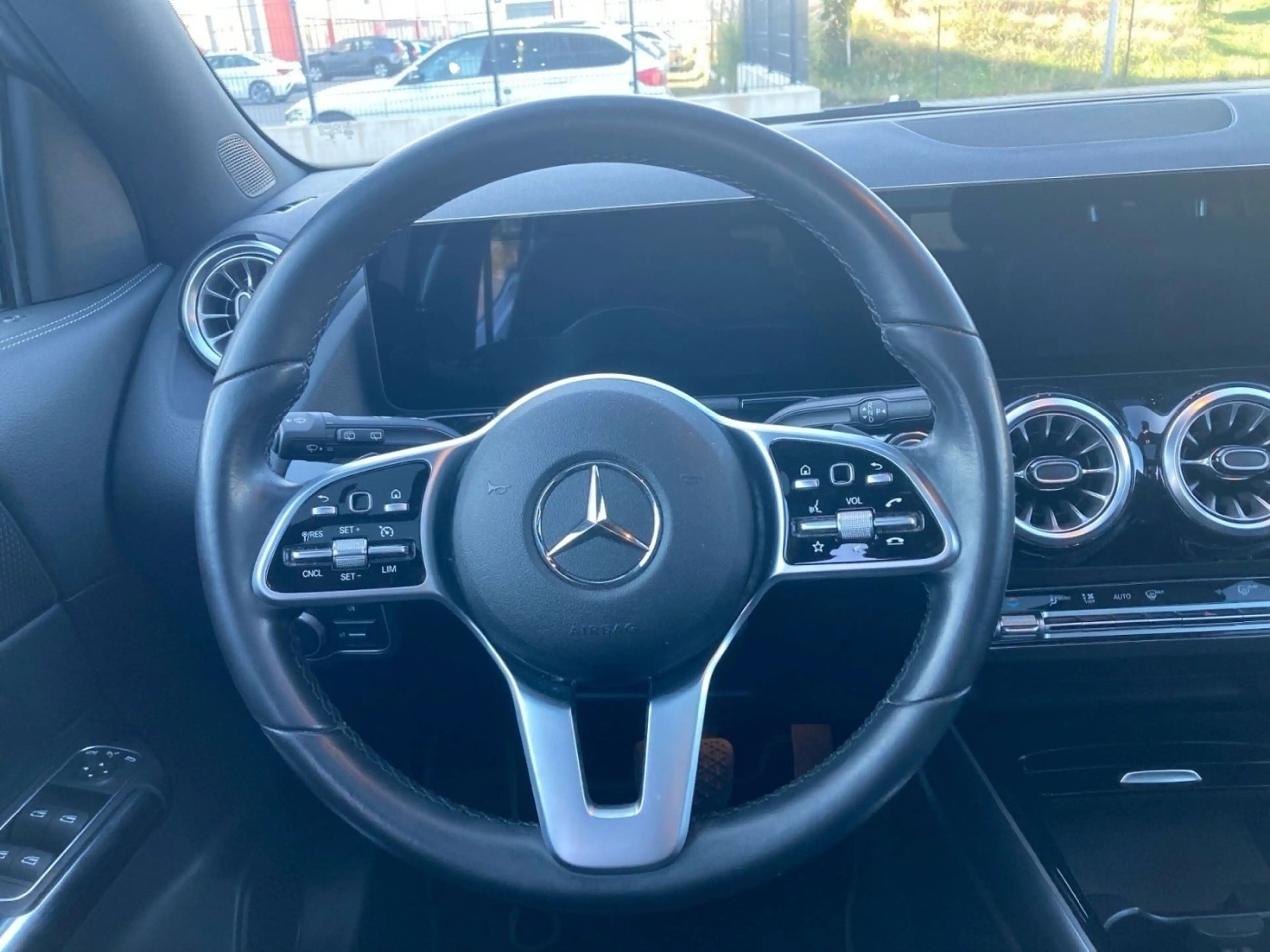 Mercedes-Benz GLA 200 d Progressive RKam Klima Shz Ambi — photo 9