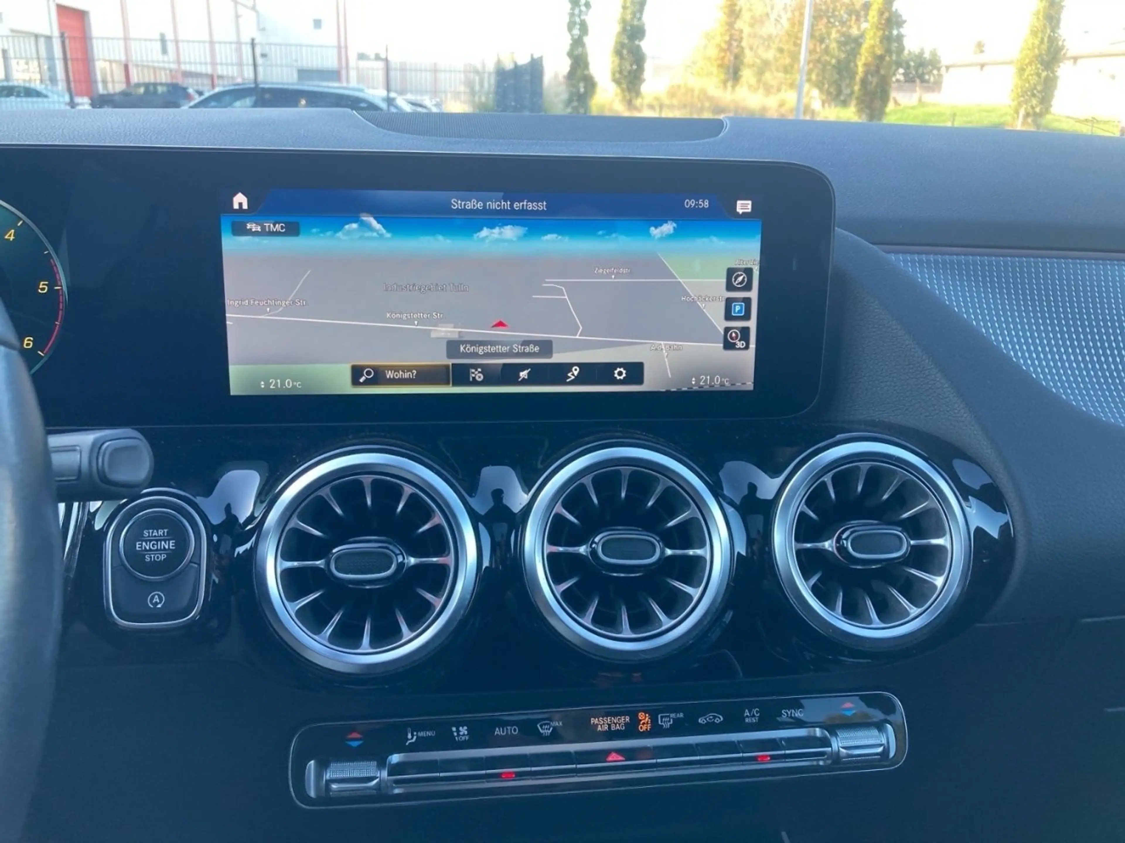 Mercedes-Benz GLA 200 d Progressive RKam Klima Shz Ambi — photo 14