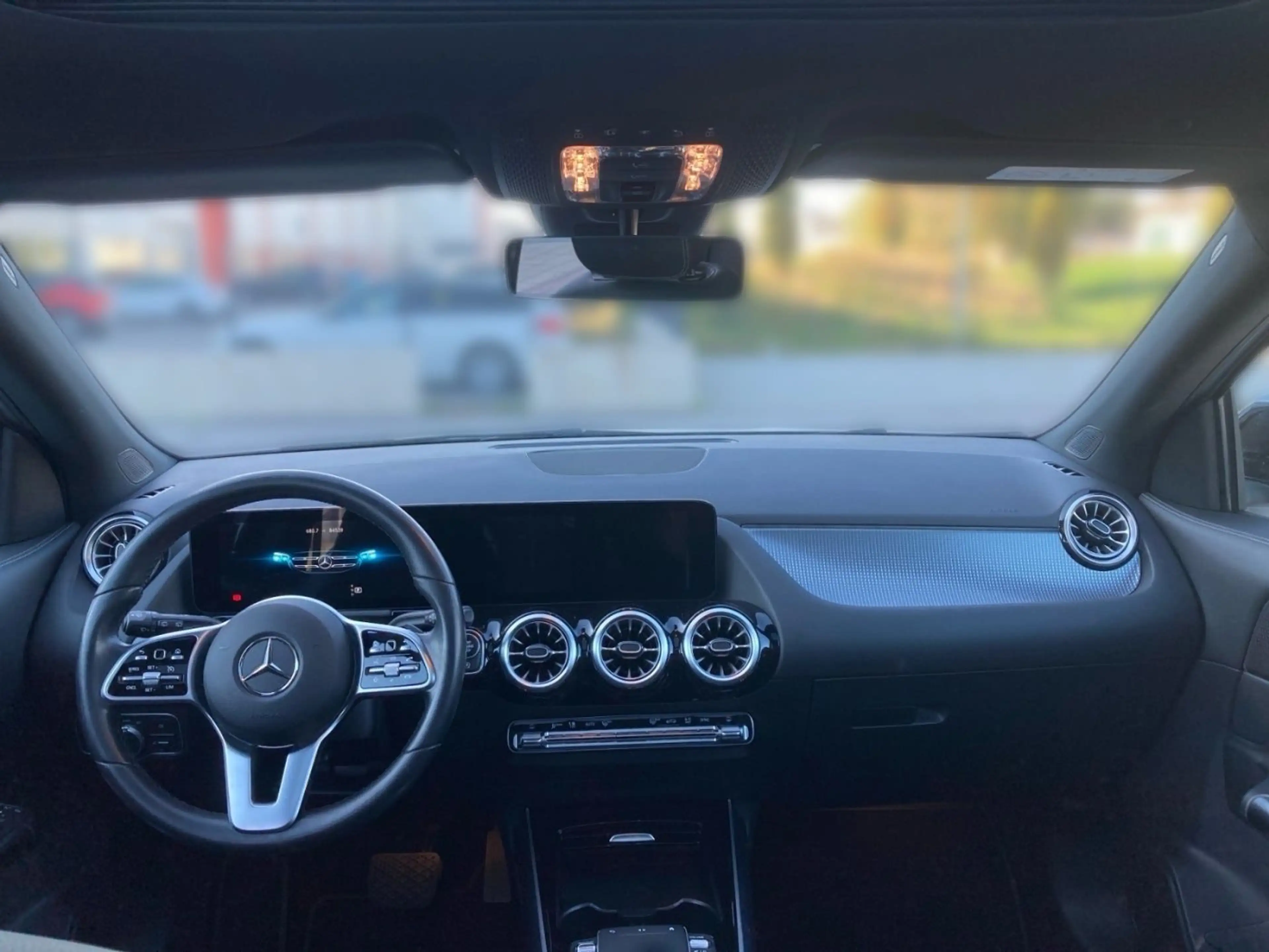 Mercedes-Benz GLA 200 d Progressive RKam Klima Shz Ambi — photo 7