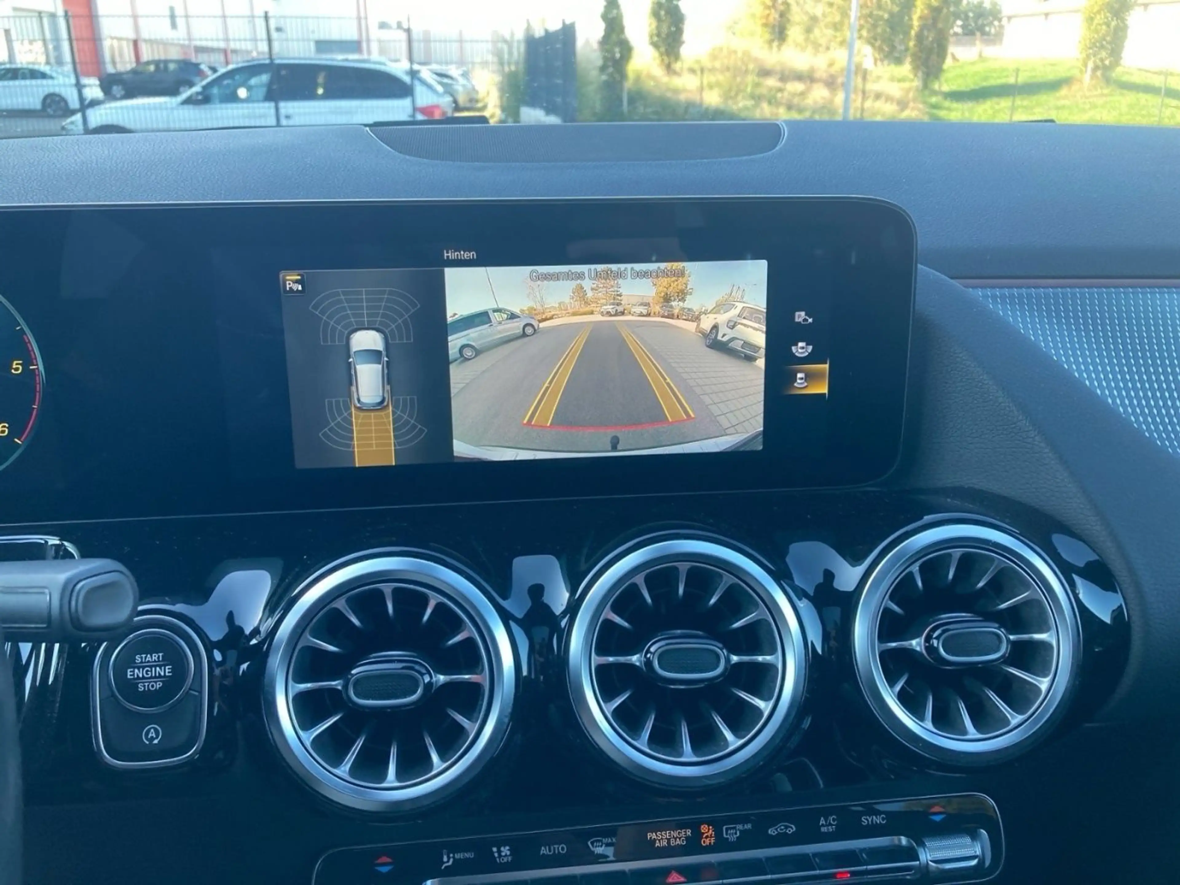 Mercedes-Benz GLA 200 d Progressive RKam Klima Shz Ambi — photo 13