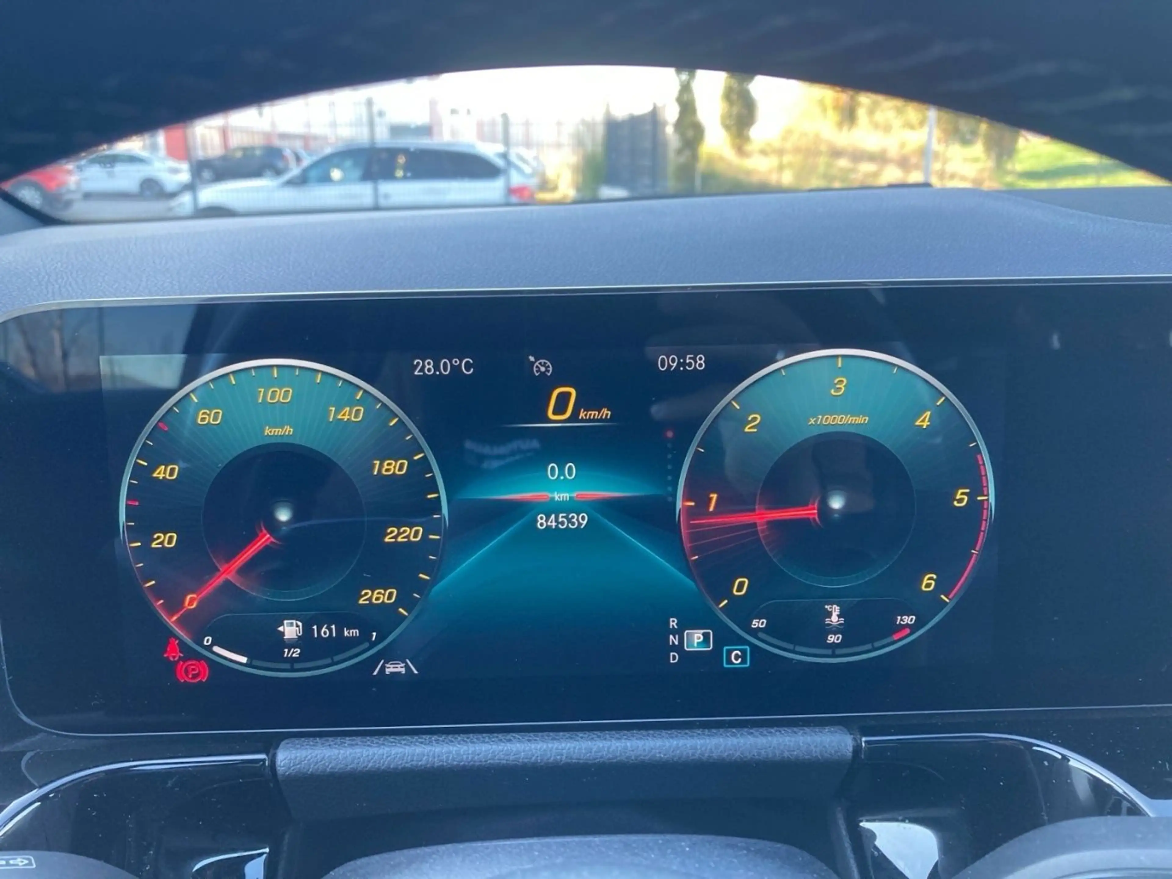 Mercedes-Benz GLA 200 d Progressive RKam Klima Shz Ambi — photo 8