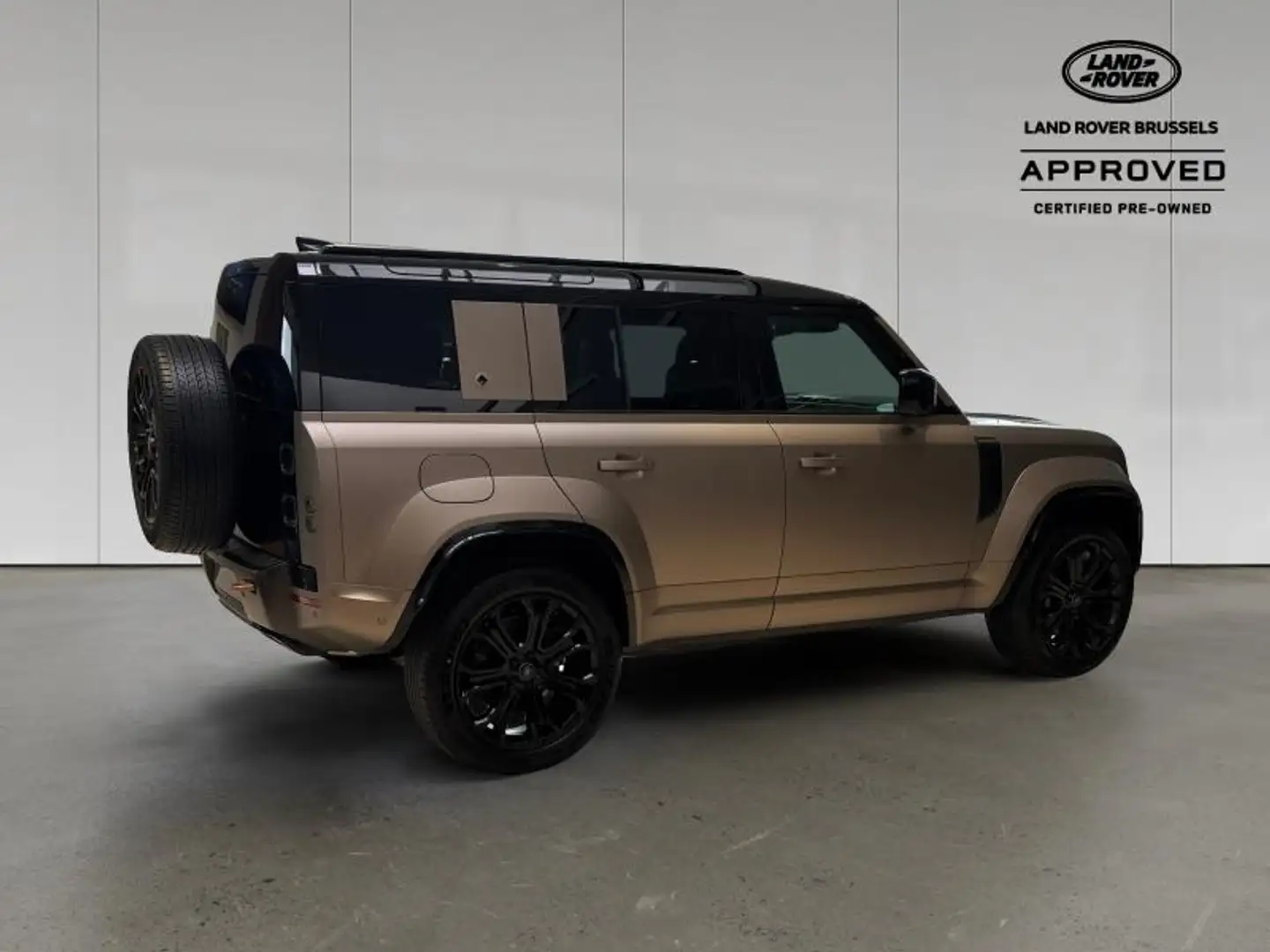 Land Rover Defender 110 P635 OCTA Warranty until 09/2030 Gold - 2