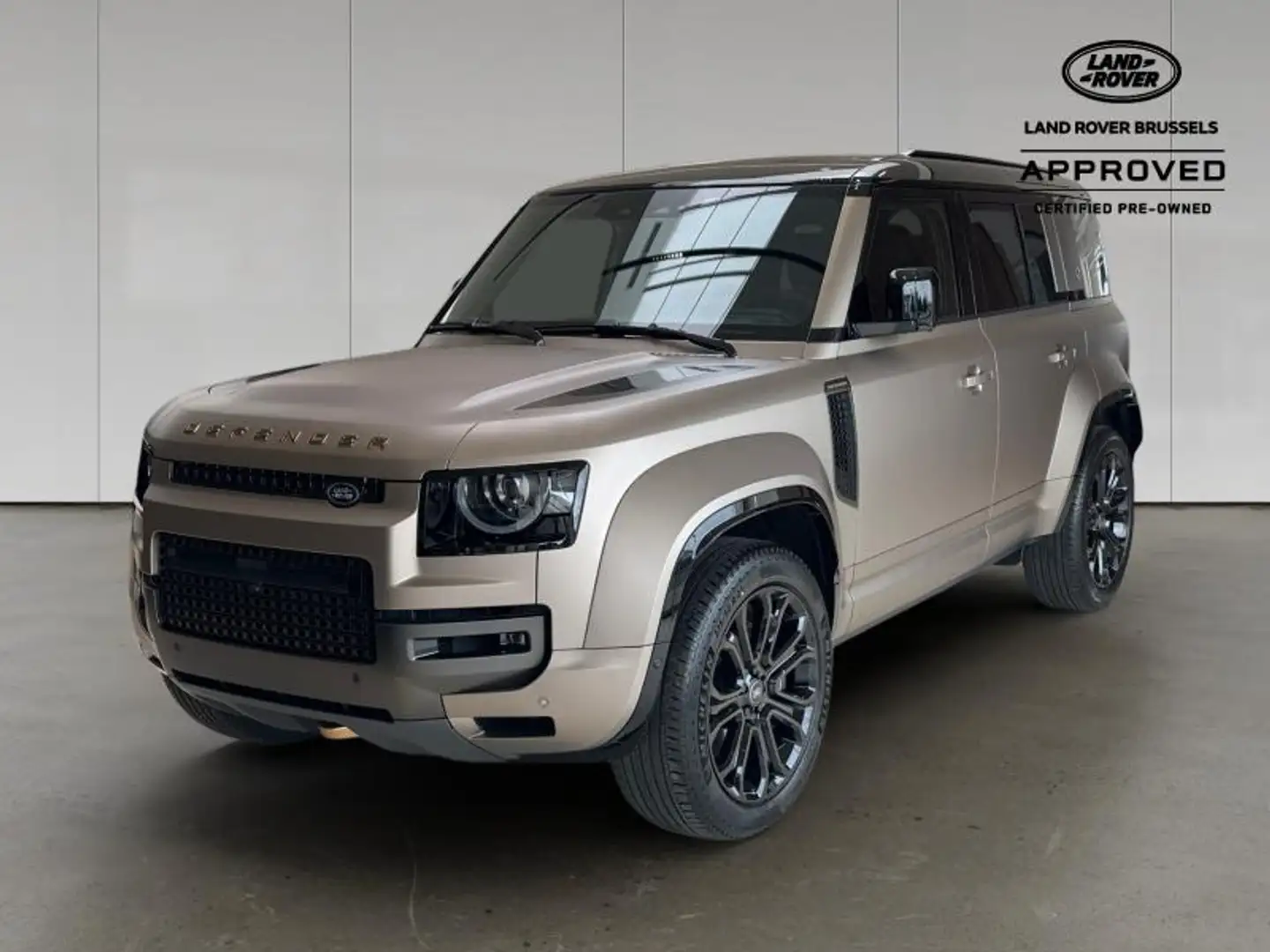 Land Rover Defender 110 P635 OCTA Warranty until 09/2030 Gold - 1