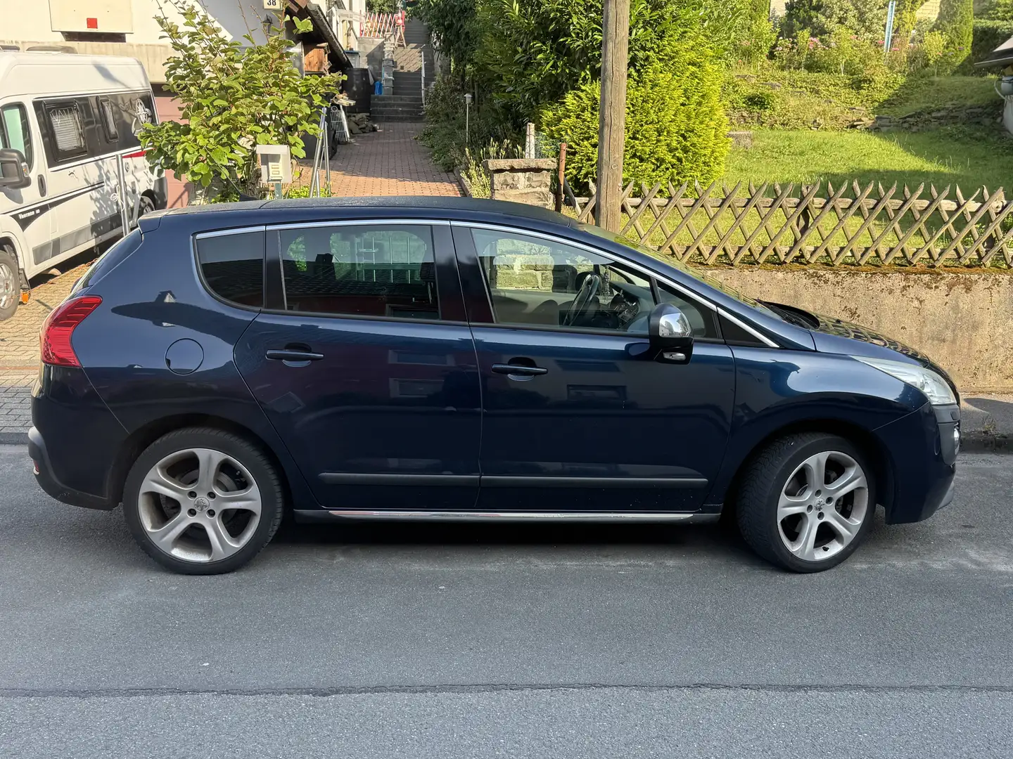 Peugeot 3008 HDi FAP 165 Automatik Platinum - 2