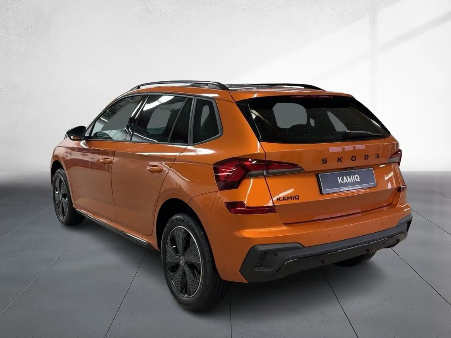 Skoda Kamiq Monte Carlo 1,5 TSI DSG *AHZV / NAVI* Orange - 2
