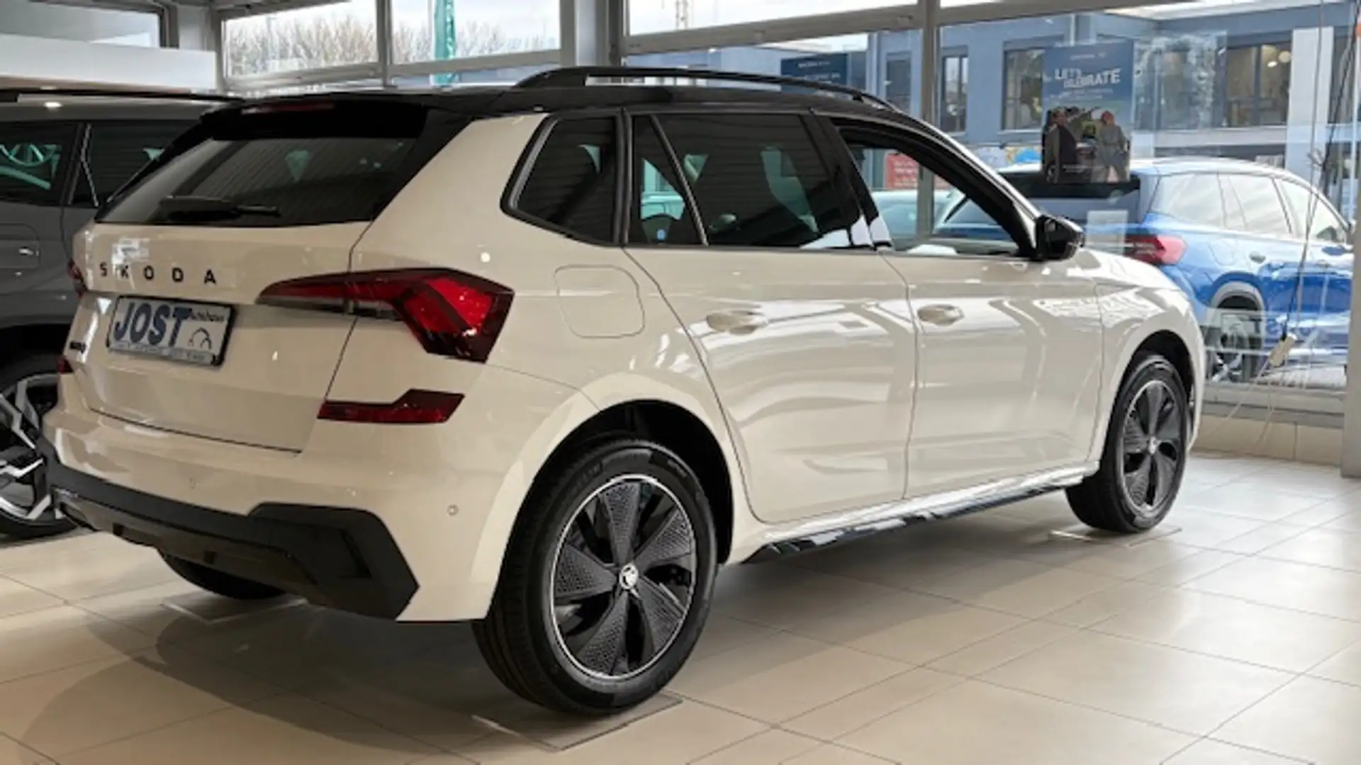 Skoda Kamiq Monte Carlo 1.5 TSI DSG AHK/Navi/MatrixLED/Kessy/Pano/Kamera/ACC Weiß - 2